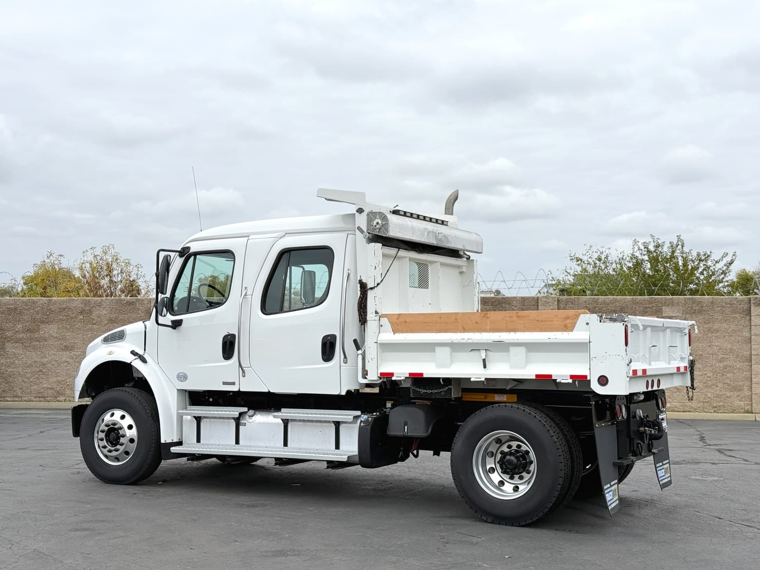 2012 Freightliner 3-4 Yard Crew Cab Dump Truck