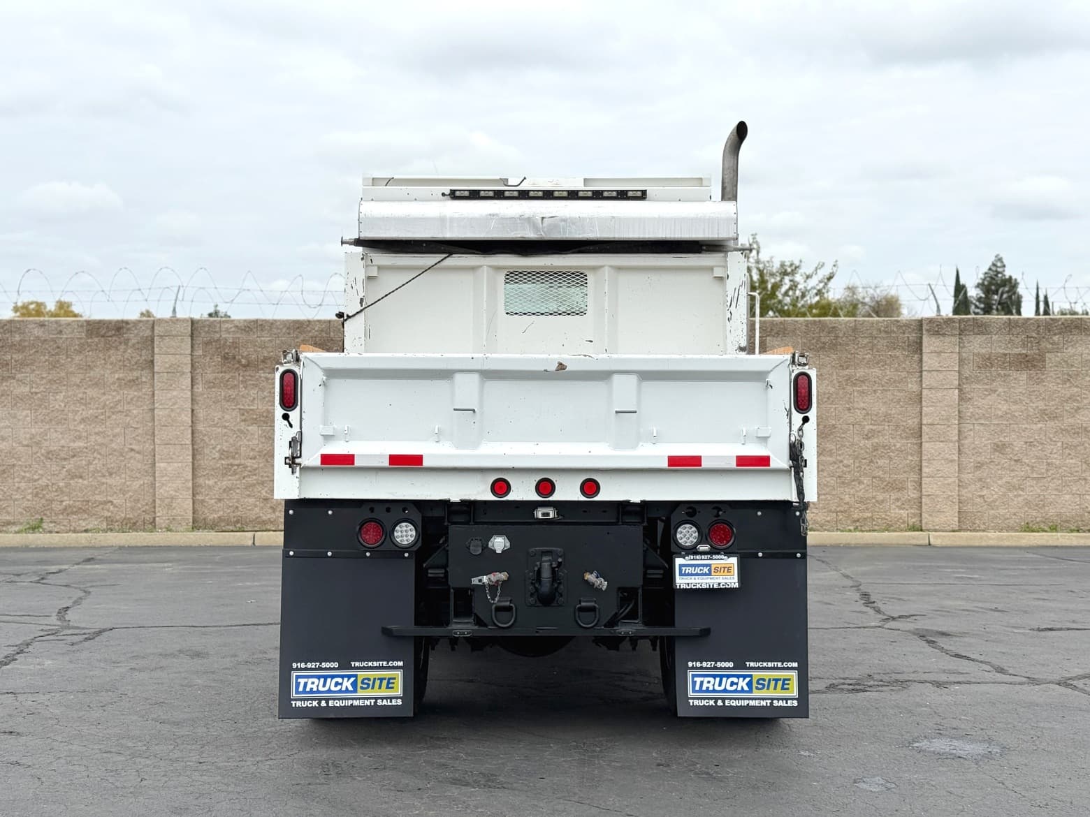 2012 Freightliner 3-4 Yard Crew Cab Dump Truck