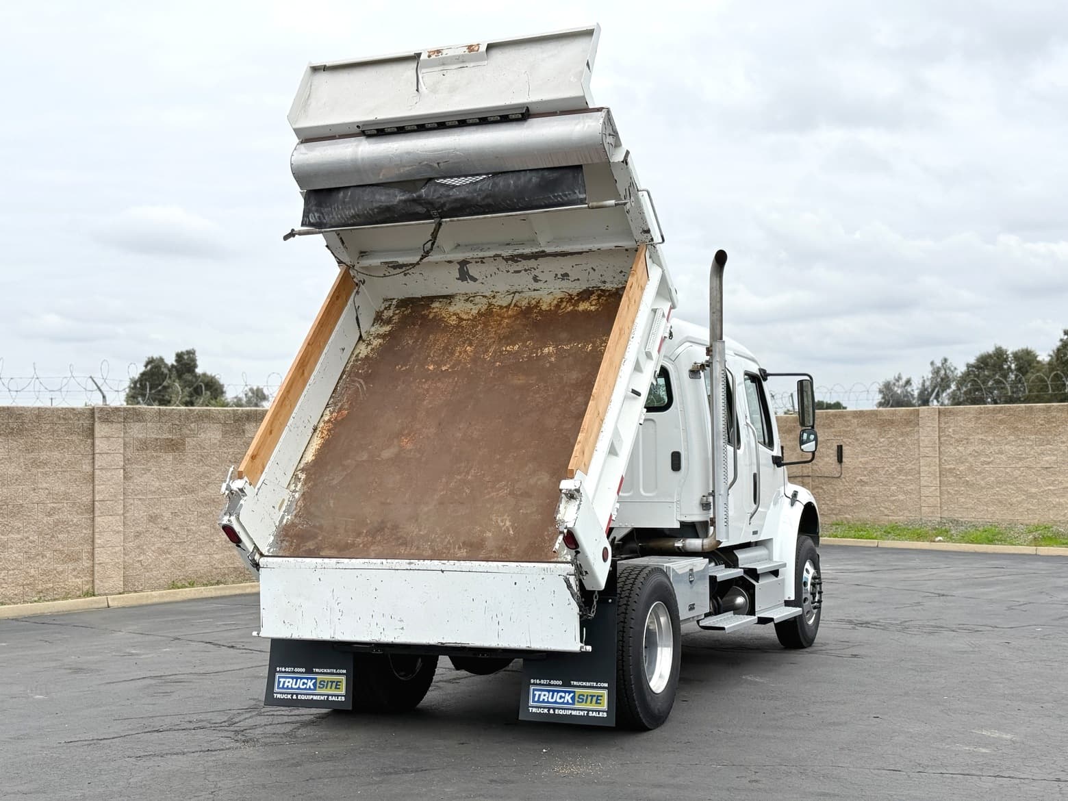 2012 Freightliner 3-4 Yard Crew Cab Dump Truck