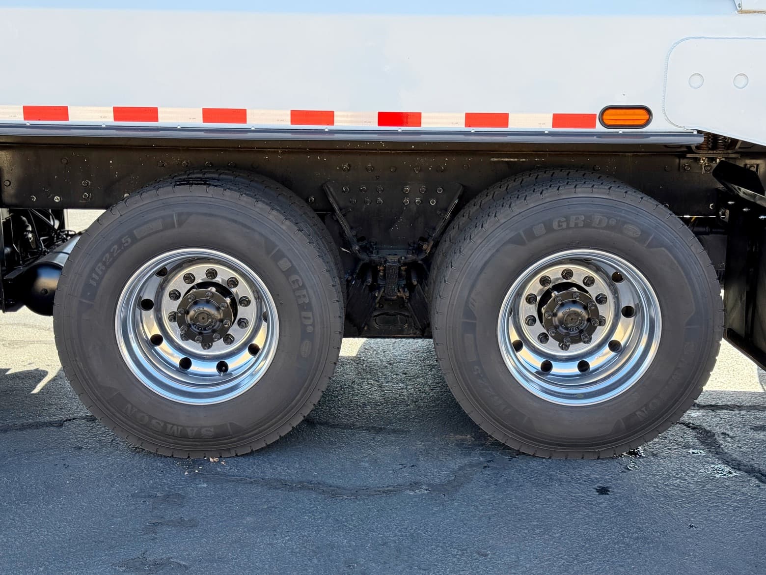 2020 Peterbilt 520 Heil Half Pack 40 YD Residential Front Loader