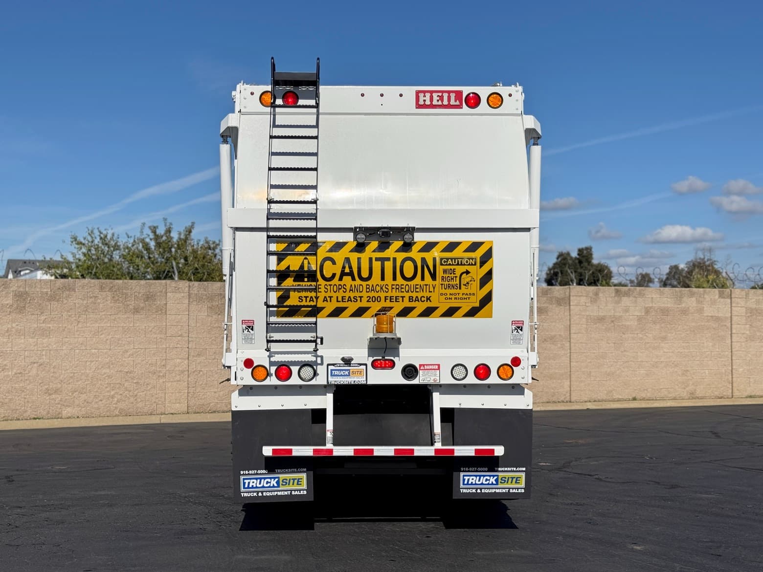 2020 Peterbilt 520 Heil Half Pack 40 YD Residential Front Loader