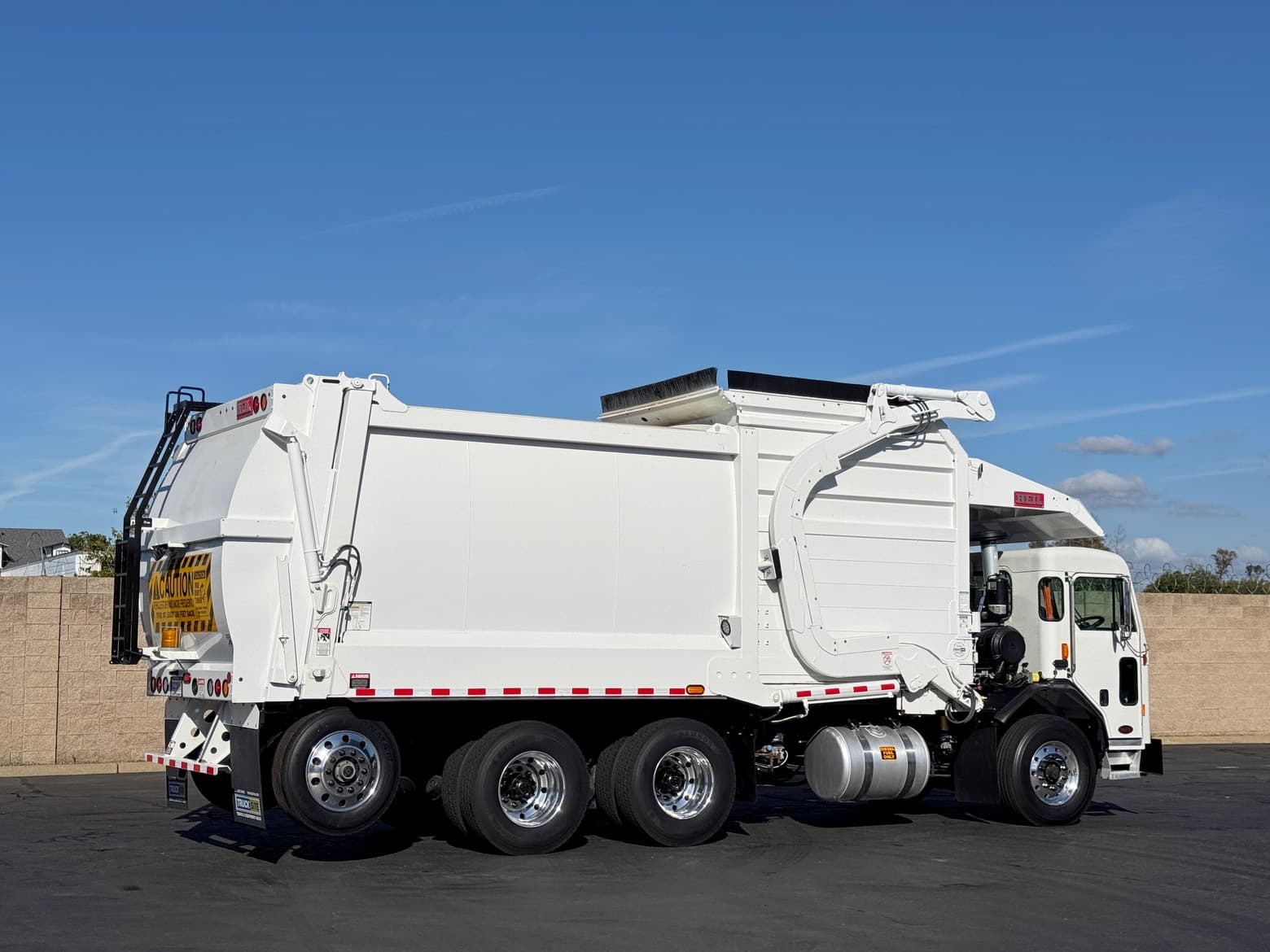 2020 Peterbilt 520 Heil Half Pack 40 YD Residential Front Loader