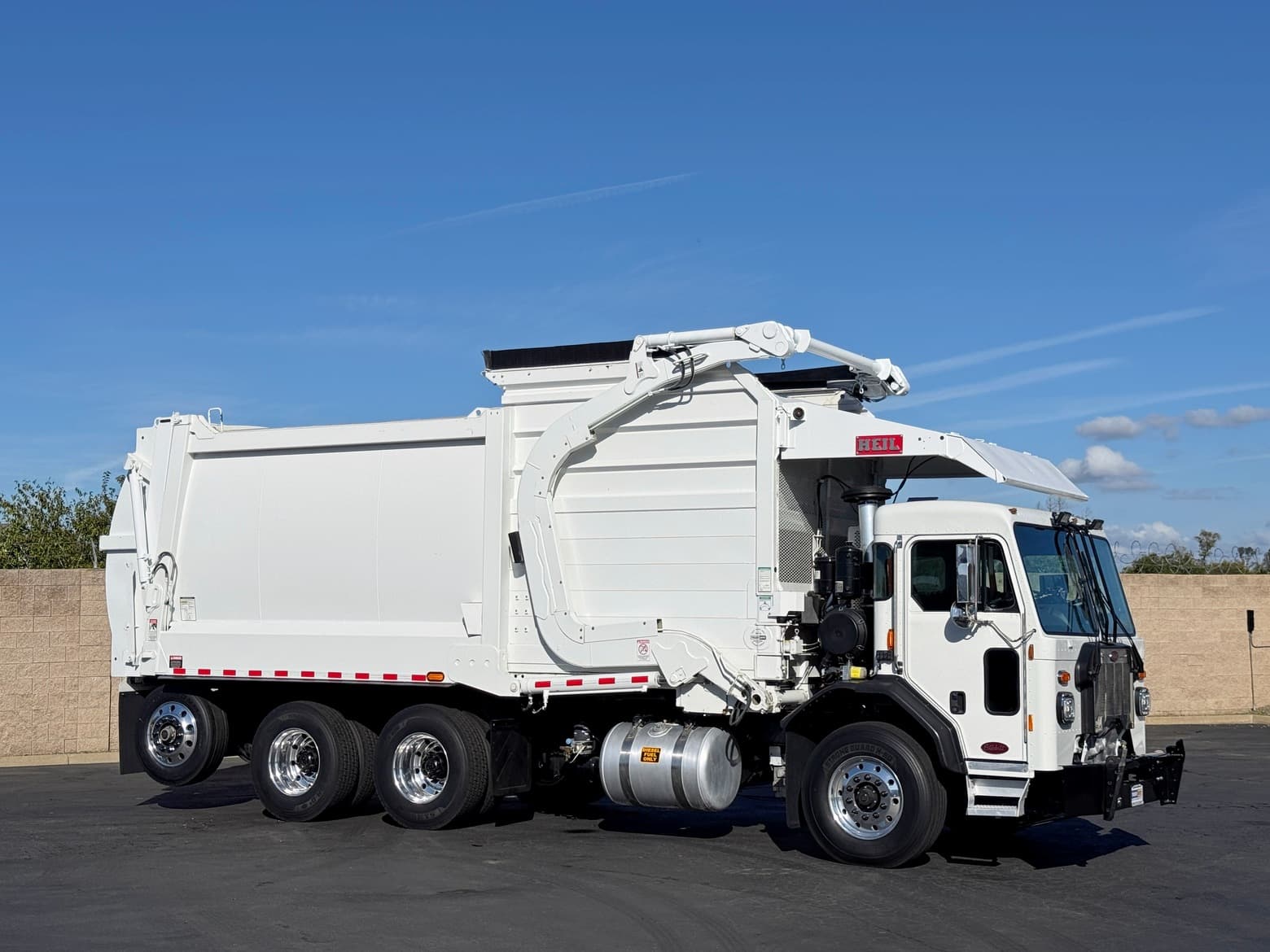 2020 Peterbilt 520 Heil Half Pack 40 YD Residential Front Loader