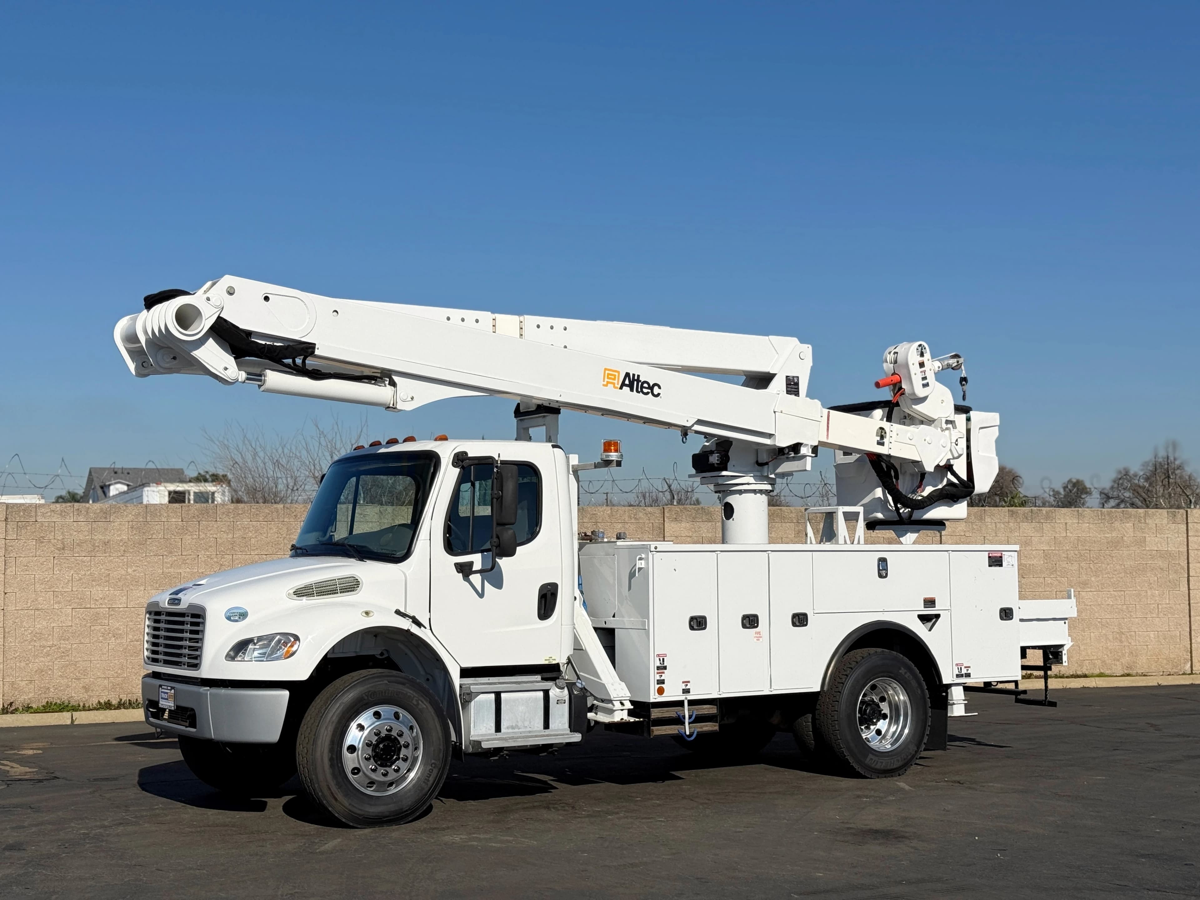 2017 Freightliner 4x4 Altec TA60 Articulating Bucket Truck