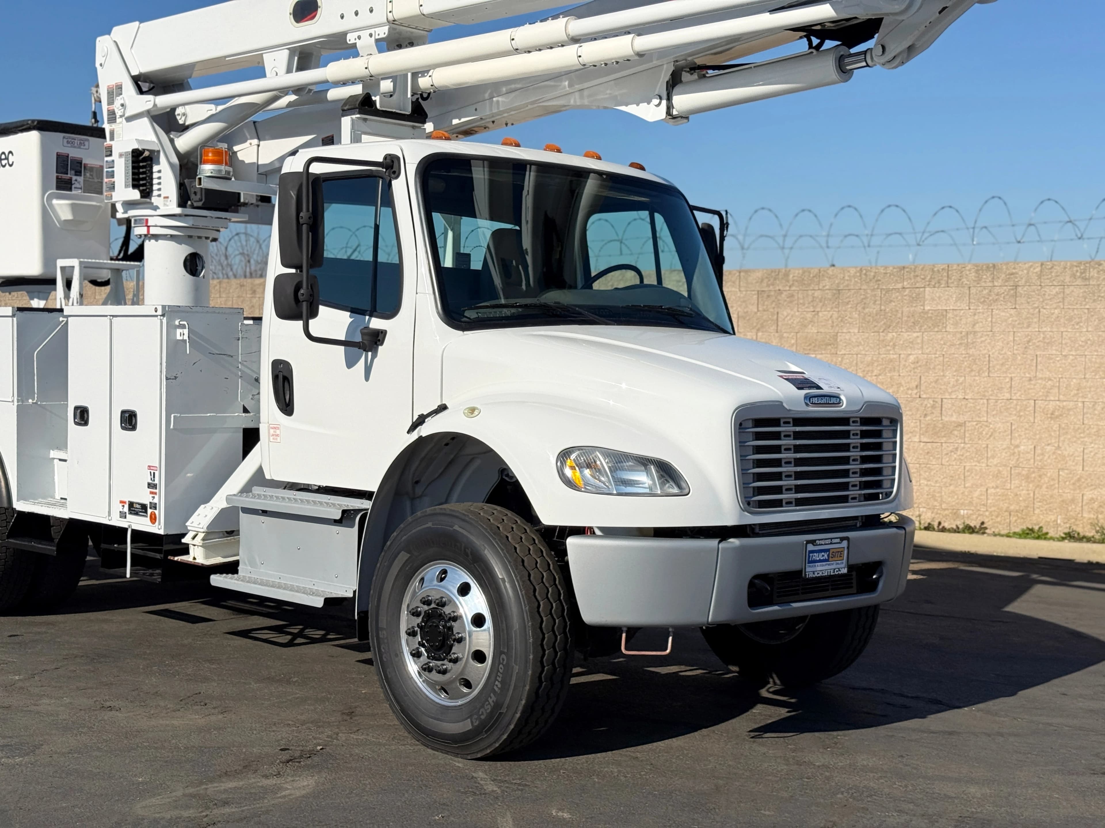2017 Freightliner 4x4 Altec TA60 Articulating Bucket Truck