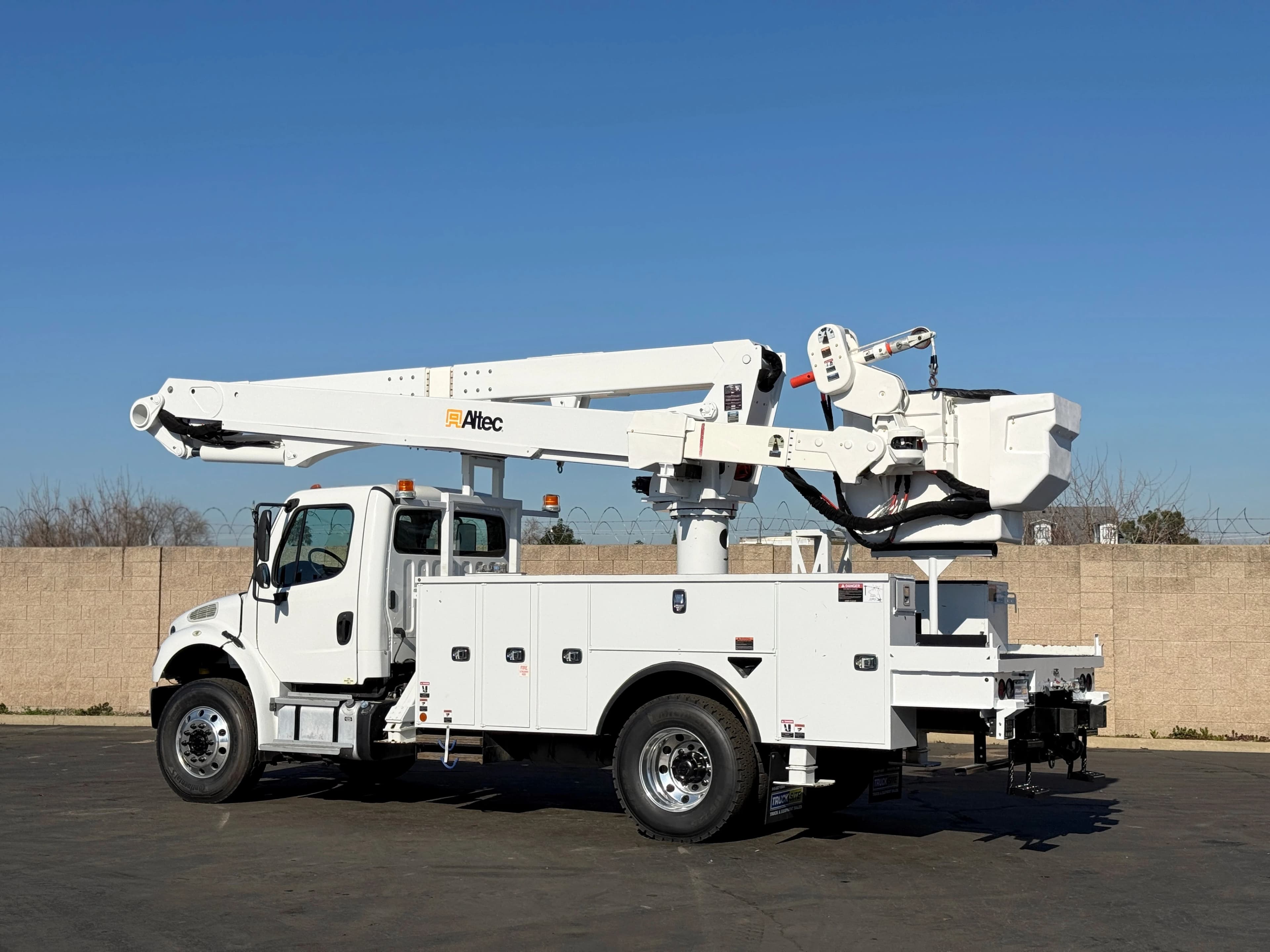 2017 Freightliner 4x4 Altec TA60 Articulating Bucket Truck