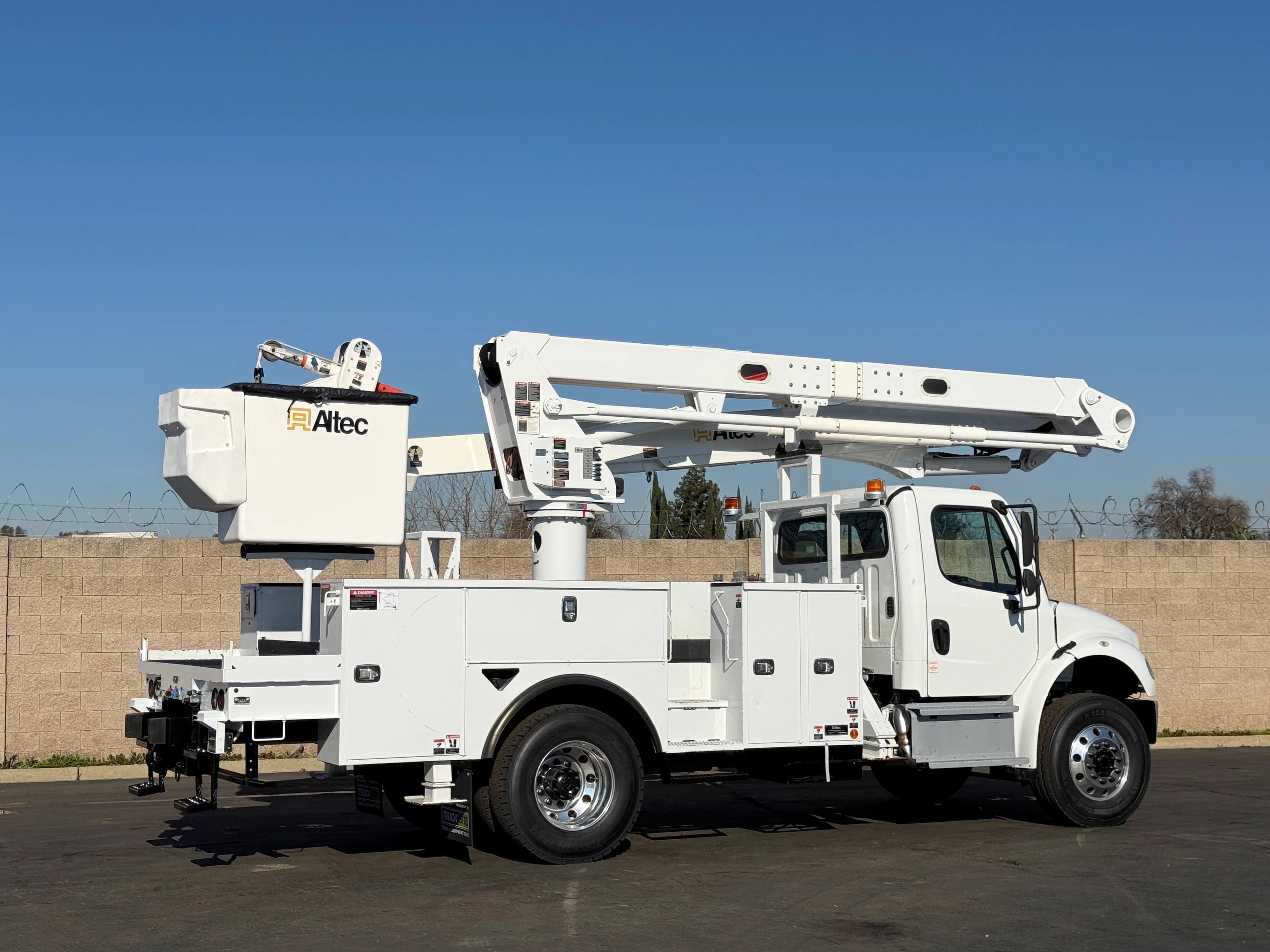 2017 Freightliner 4x4 Altec TA60 Articulating Bucket Truck
