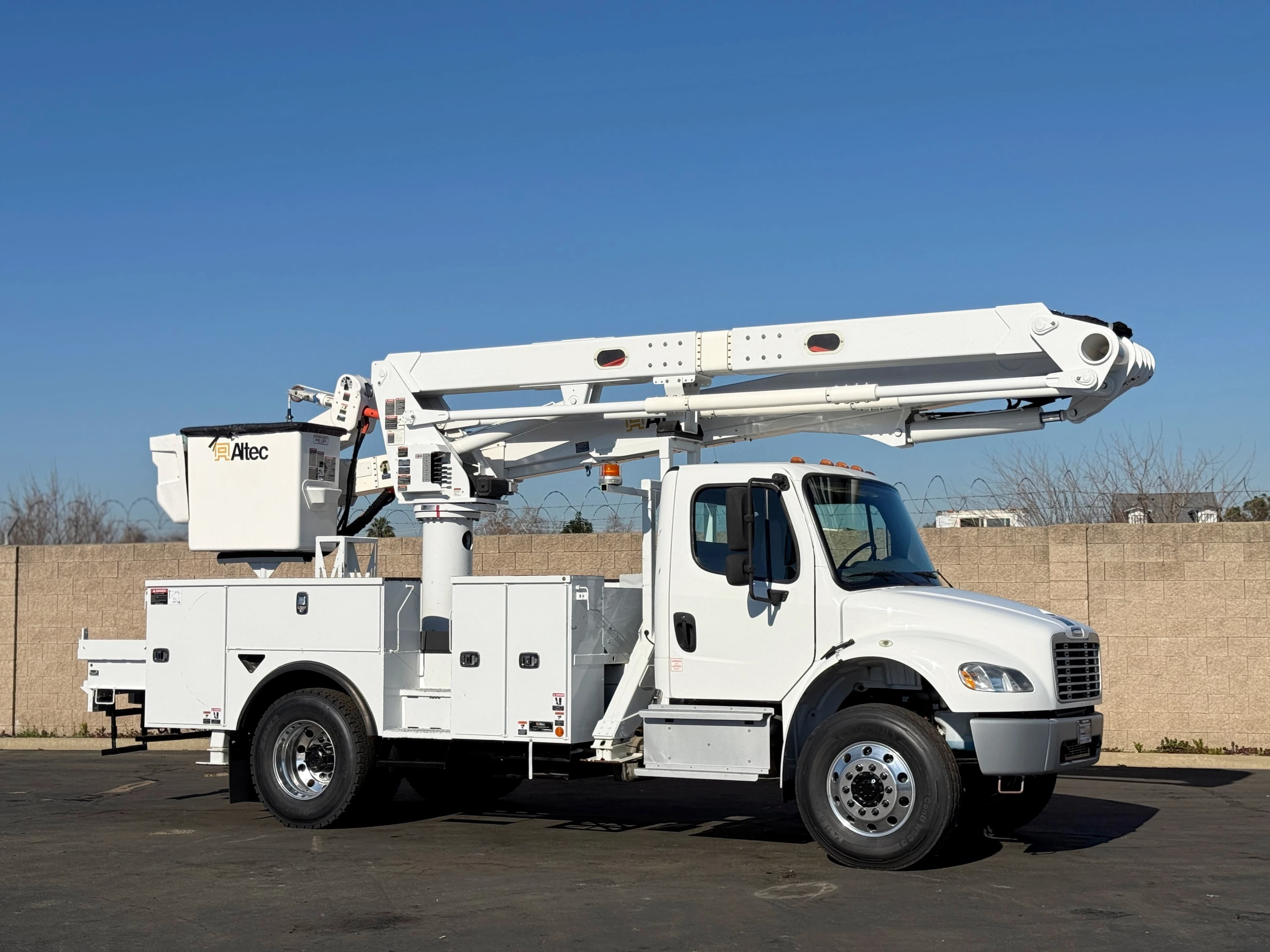 2017 Freightliner 4x4 Altec TA60 Articulating Bucket Truck