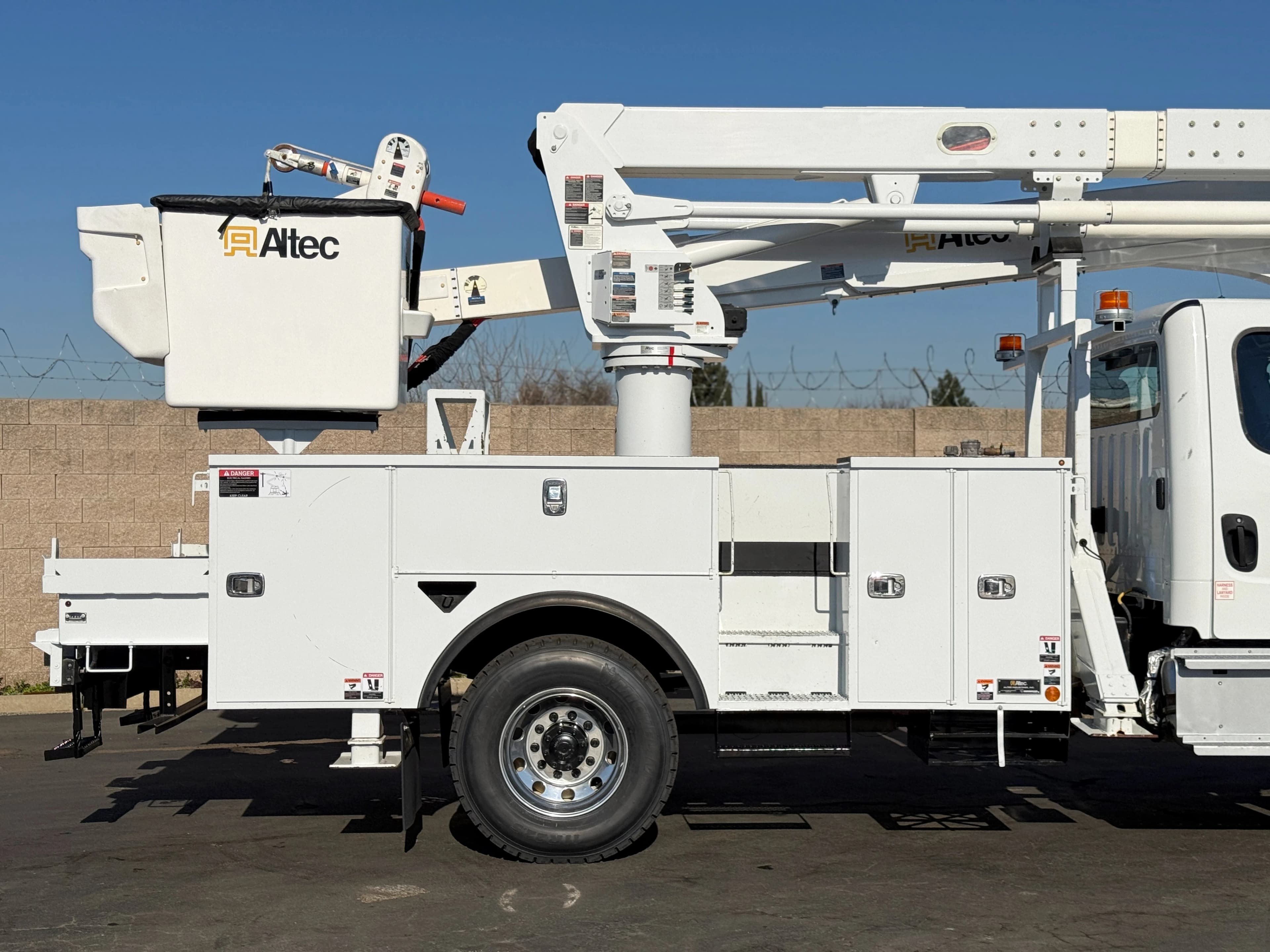 2017 Freightliner 4x4 Altec TA60 Articulating Bucket Truck