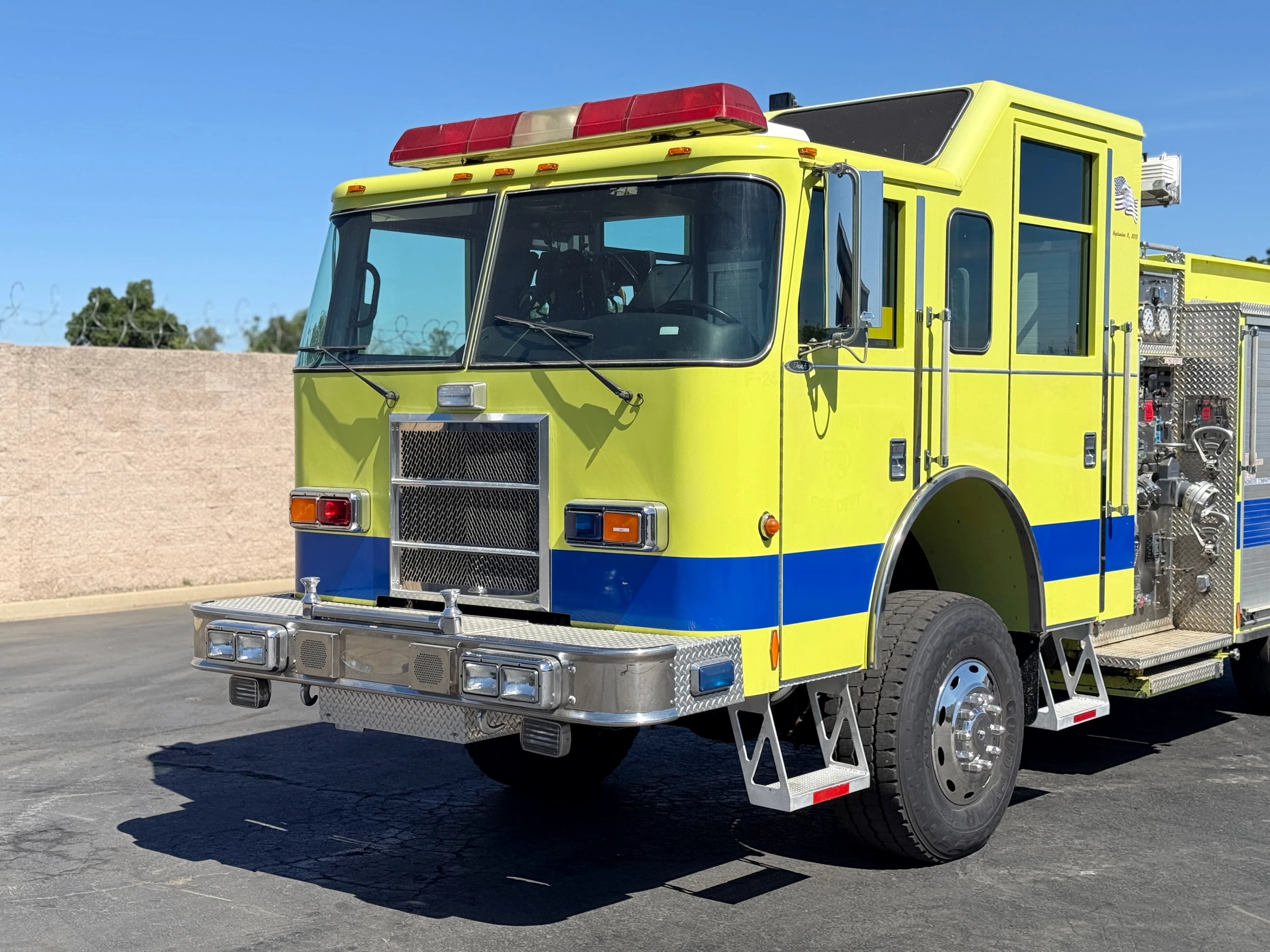 2003 Pierce Dash 4x4 Pumper Fire Truck