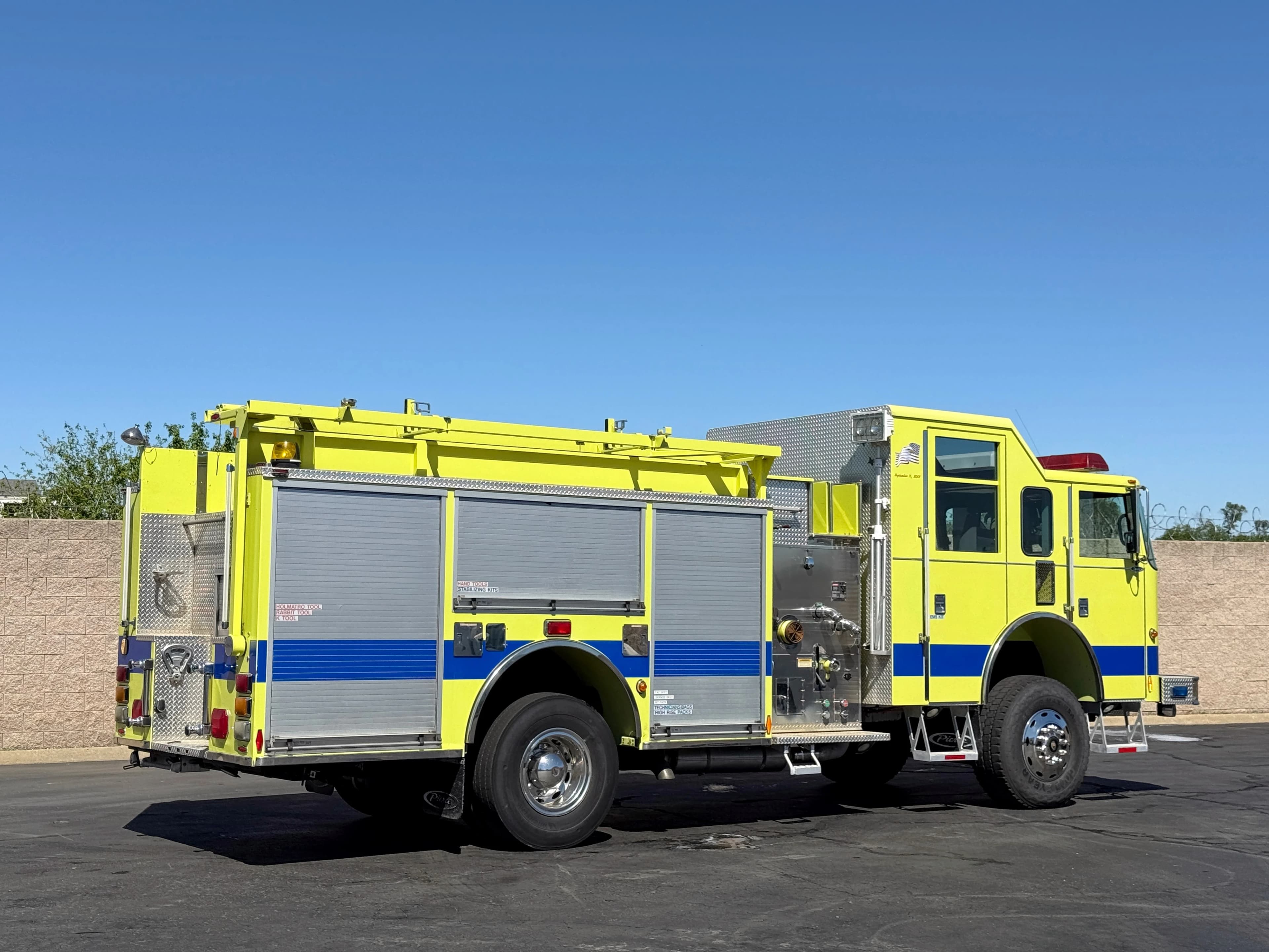 2003 Pierce Dash 4x4 Pumper Fire Truck