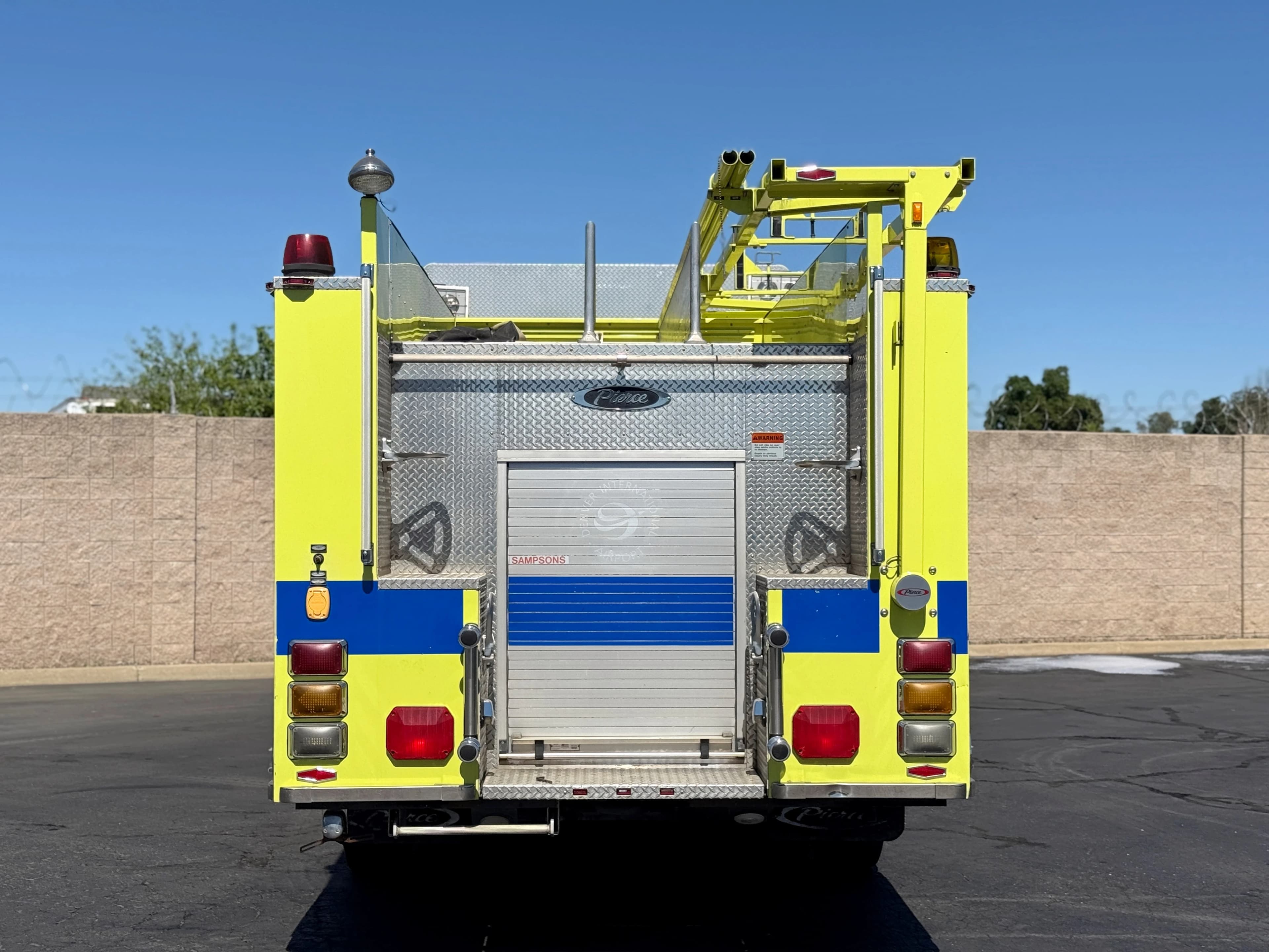 2003 Pierce Dash 4x4 Pumper Fire Truck