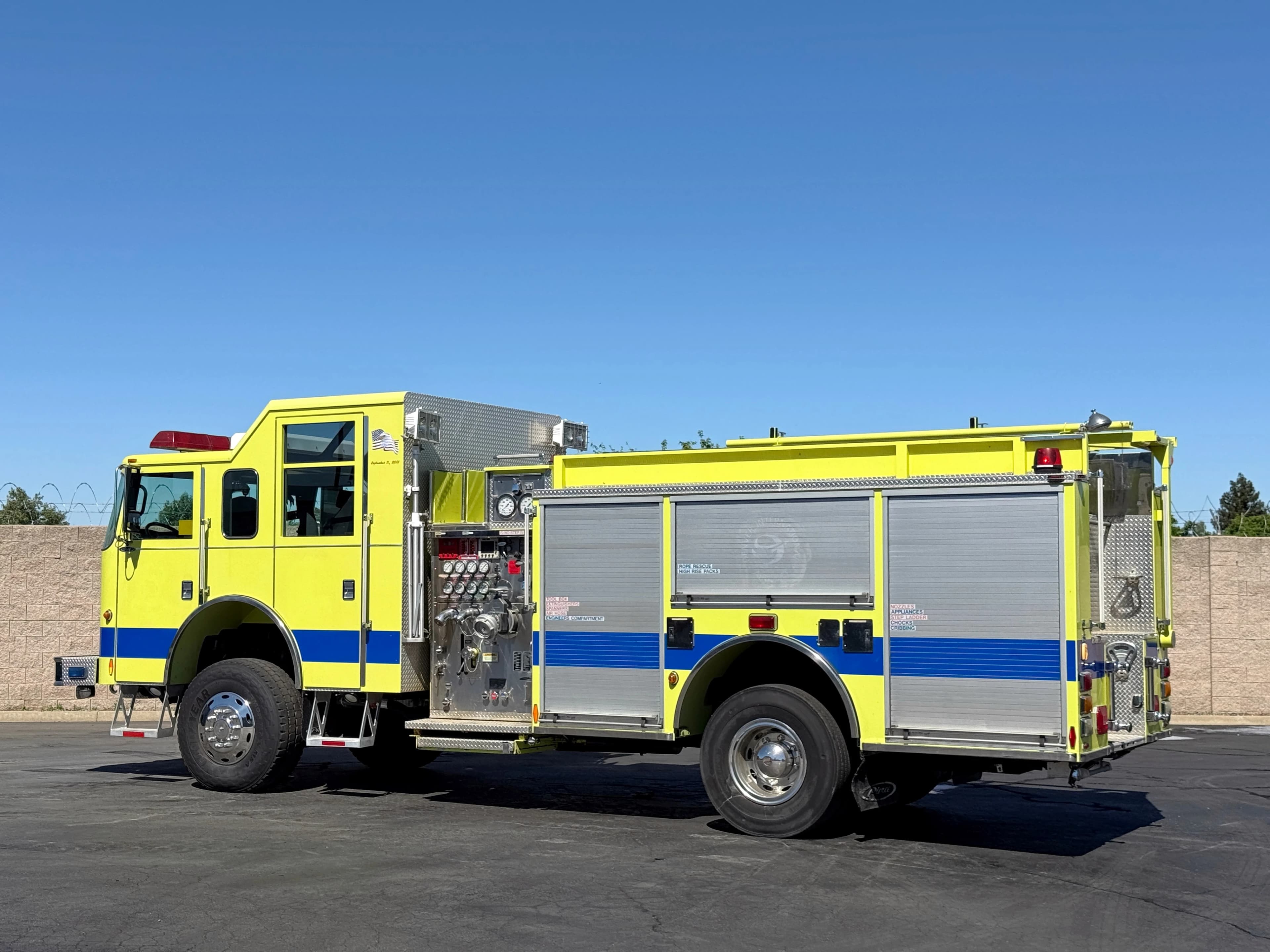 2003 Pierce Dash 4x4 Pumper Fire Truck