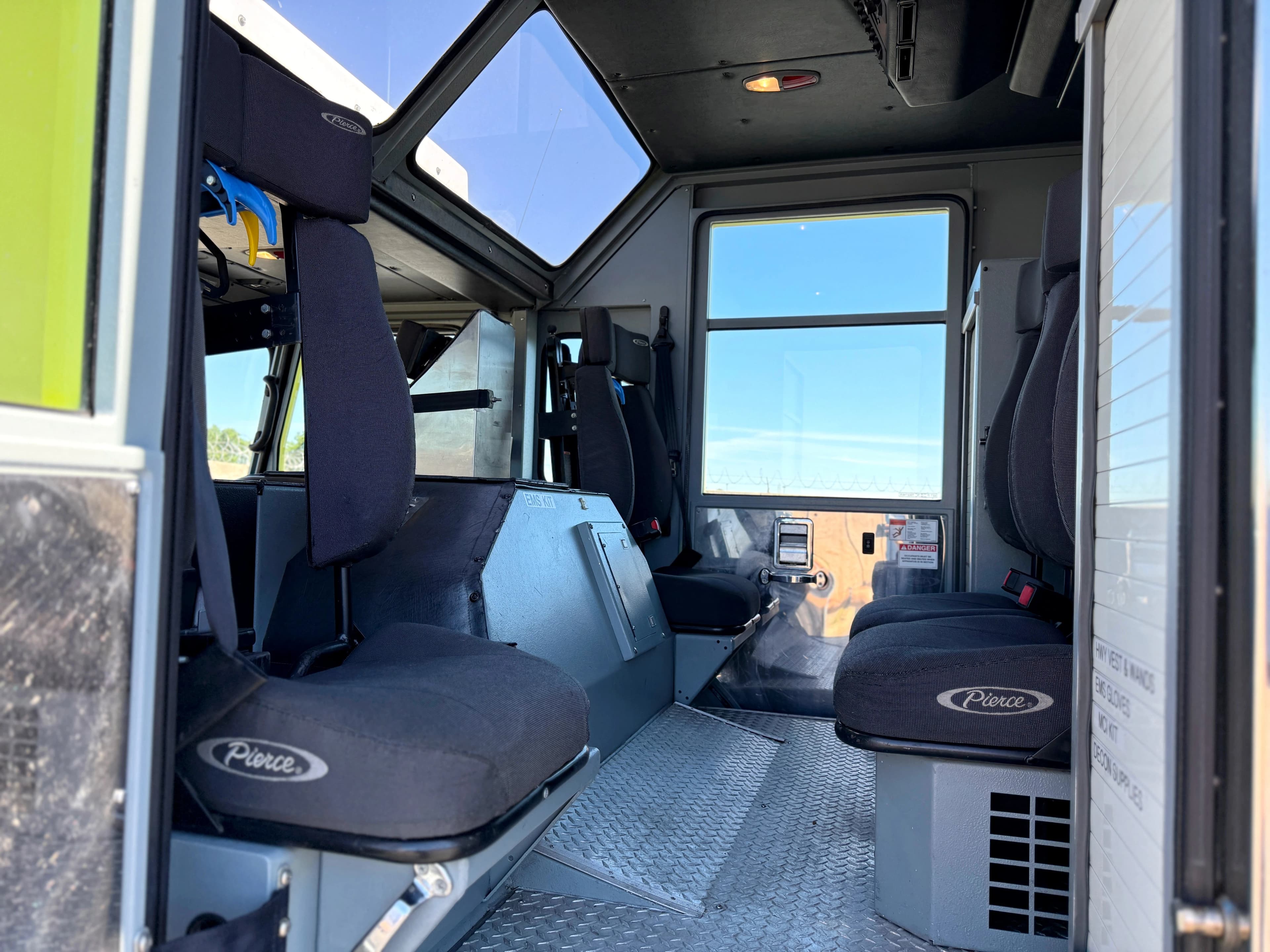 2003 Pierce Dash 4x4 Pumper Fire Truck