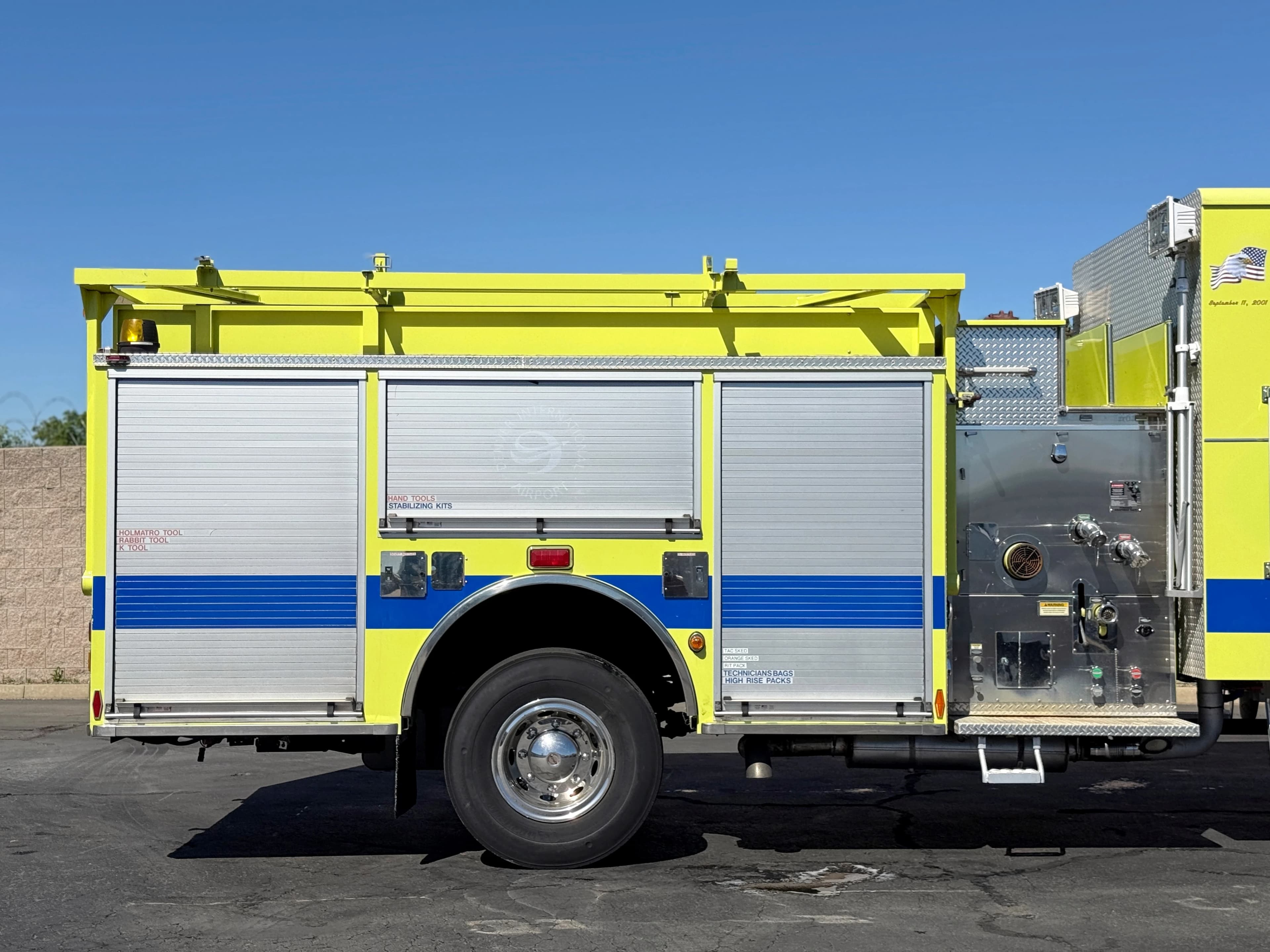 2003 Pierce Dash 4x4 Pumper Fire Truck