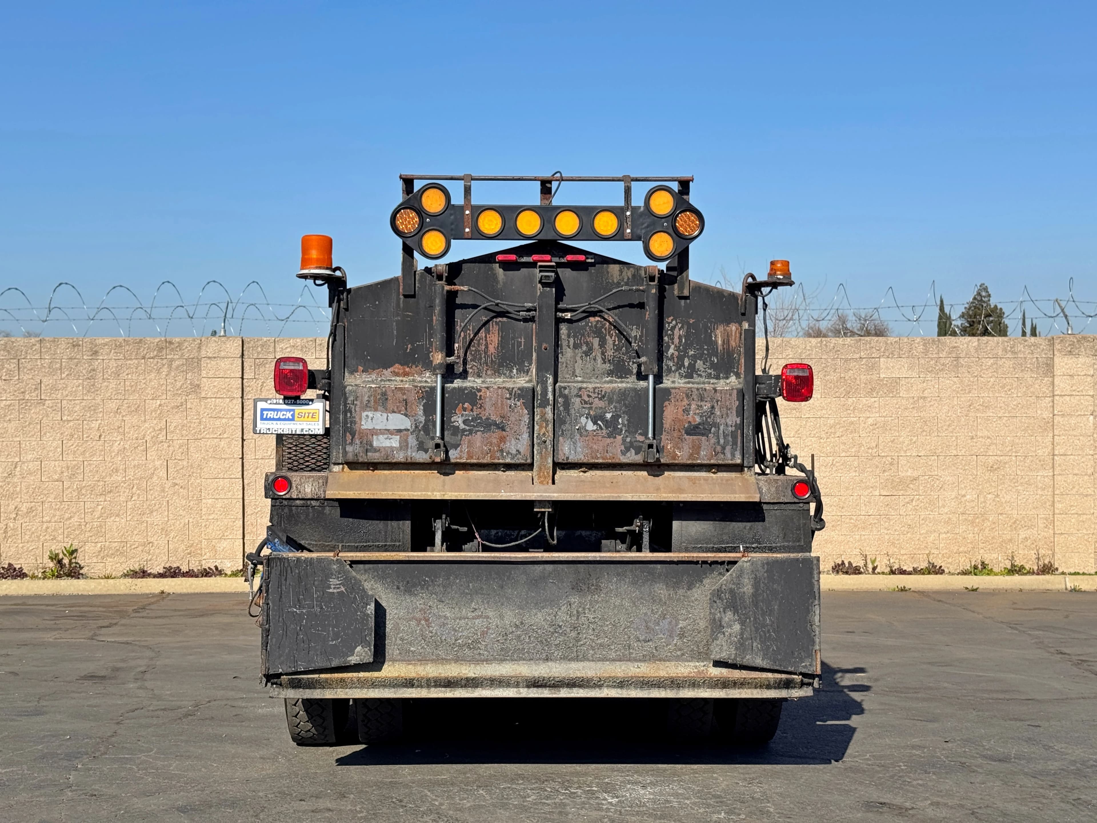 2004 Ford F750 PB Loader Asphalt Pothole Patcher