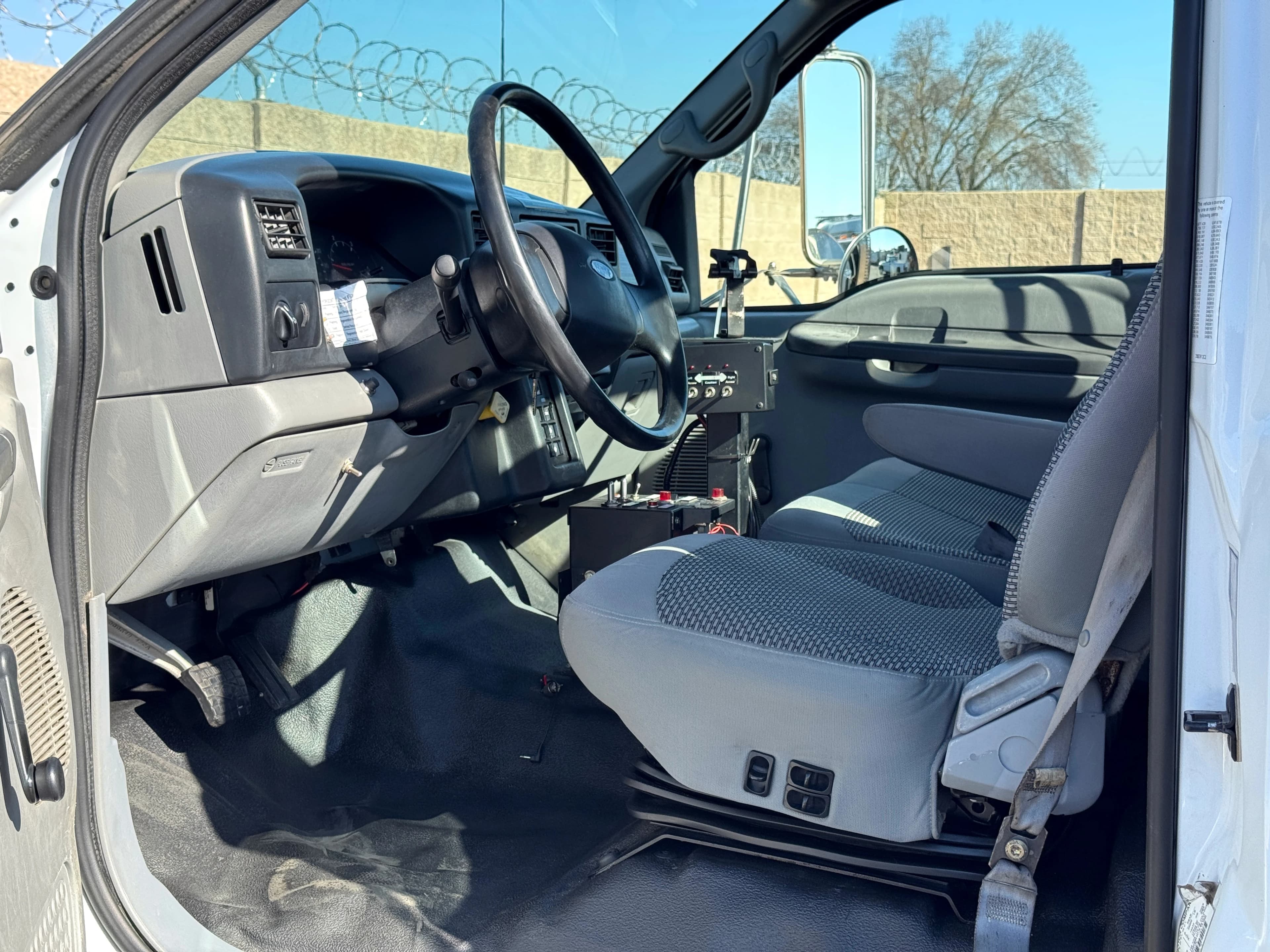 2004 Ford F750 PB Loader Asphalt Pothole Patcher