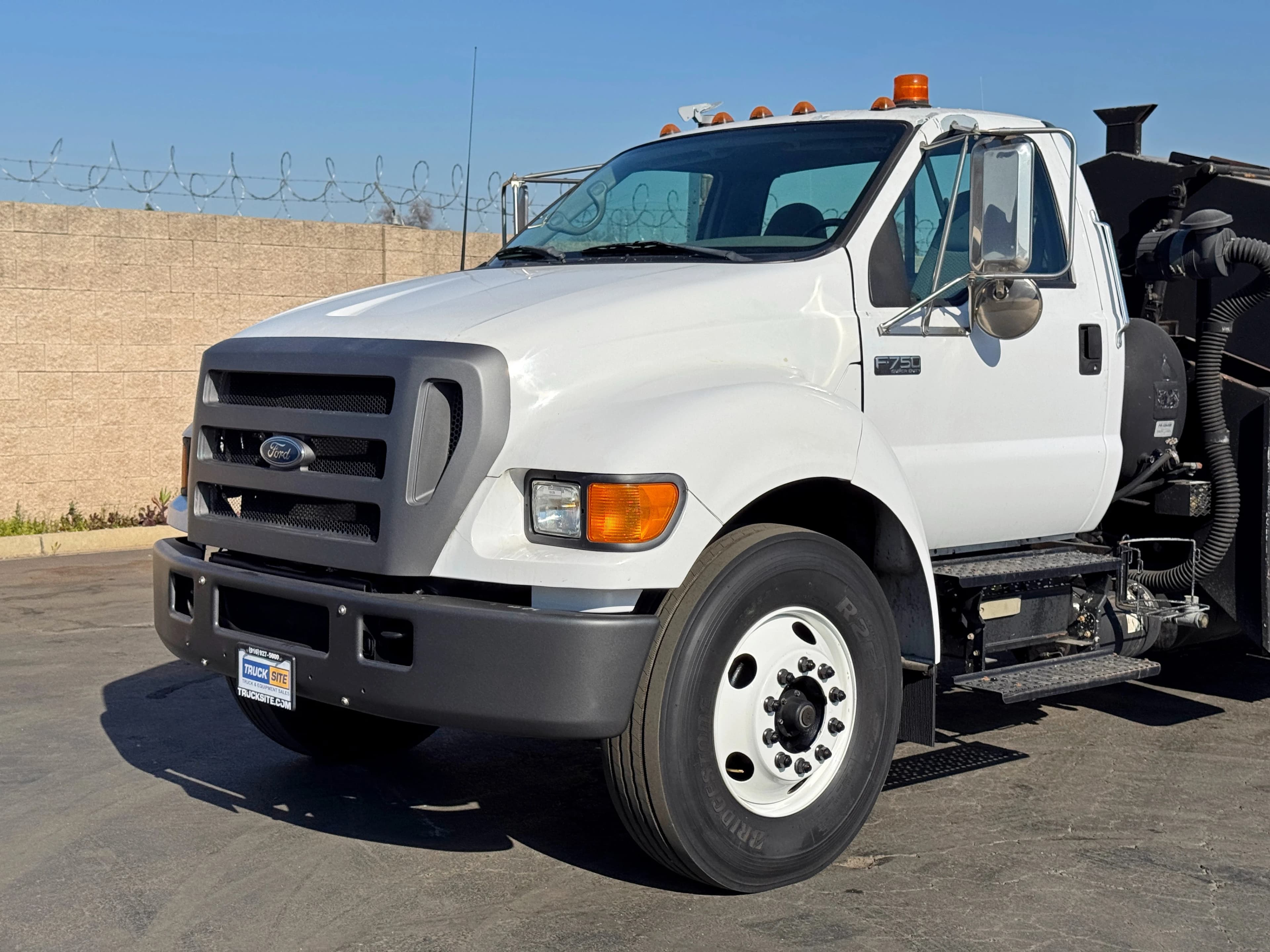 2004 Ford F750 PB Loader Asphalt Pothole Patcher