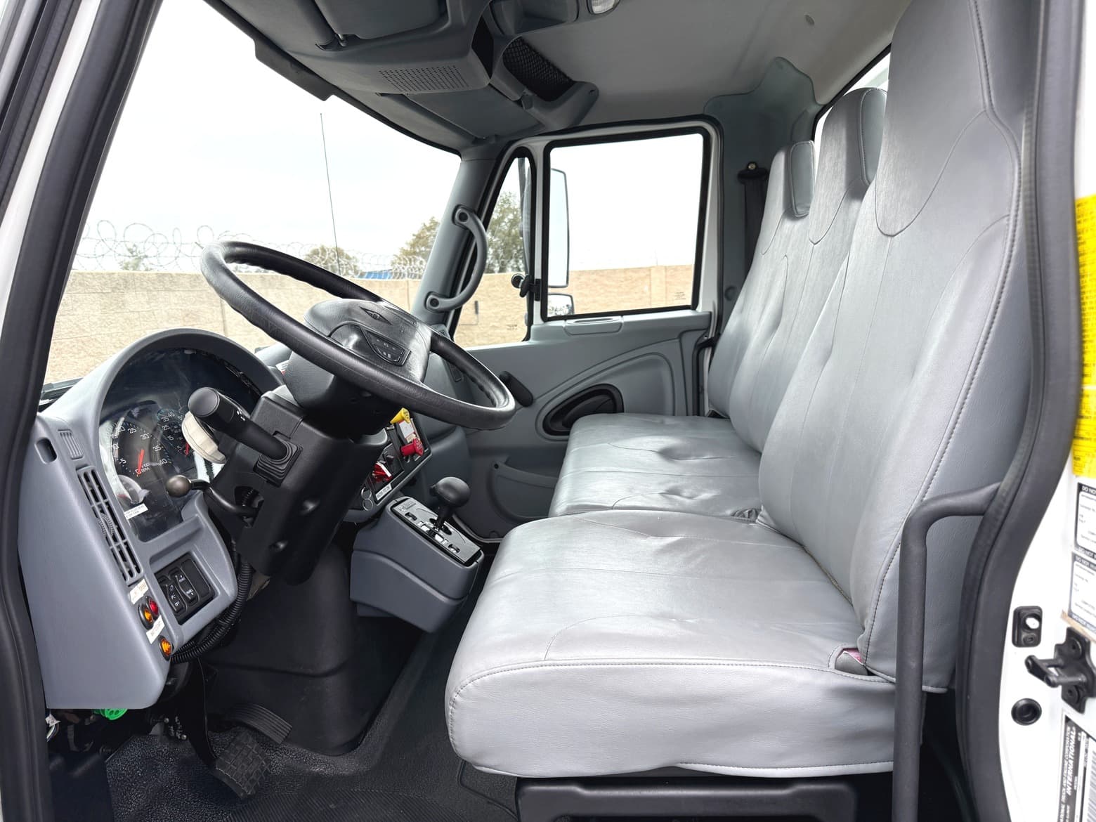 2005 International 4X4 7300 Altec AM855 Bucket Truck