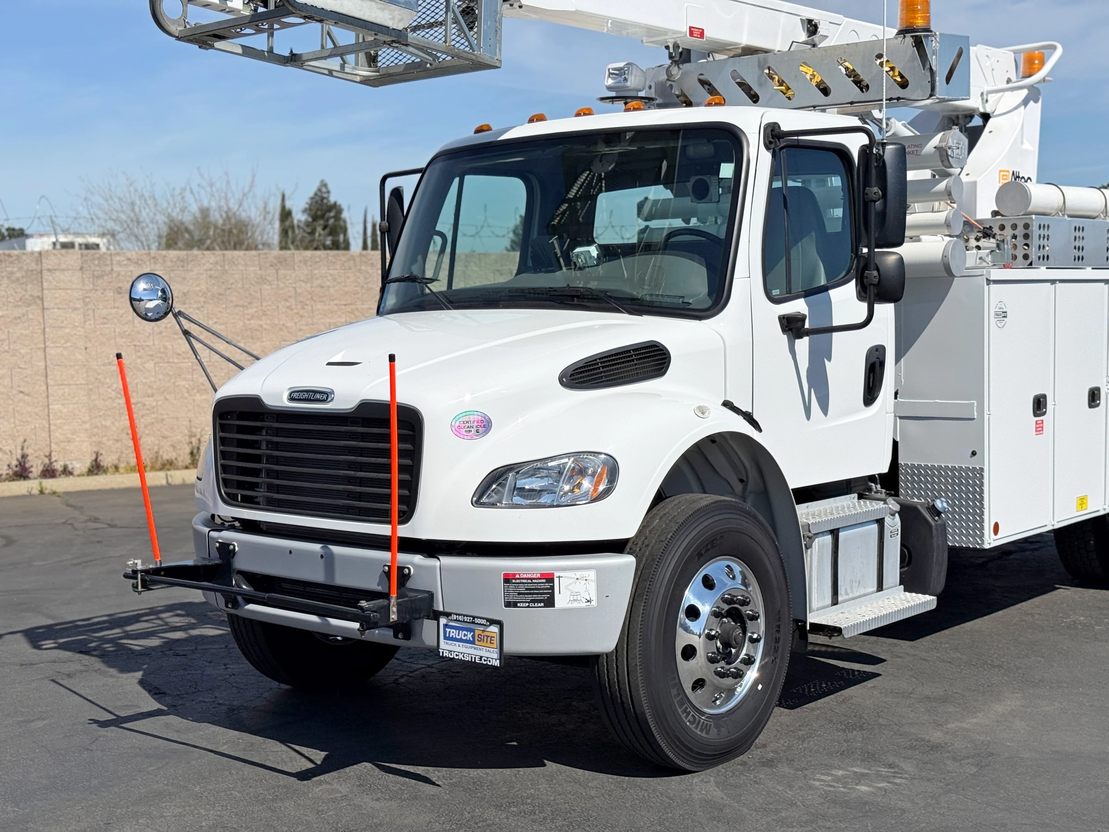 2022 Freightliner M2 106 Altec T40P Aerial Cable Placer