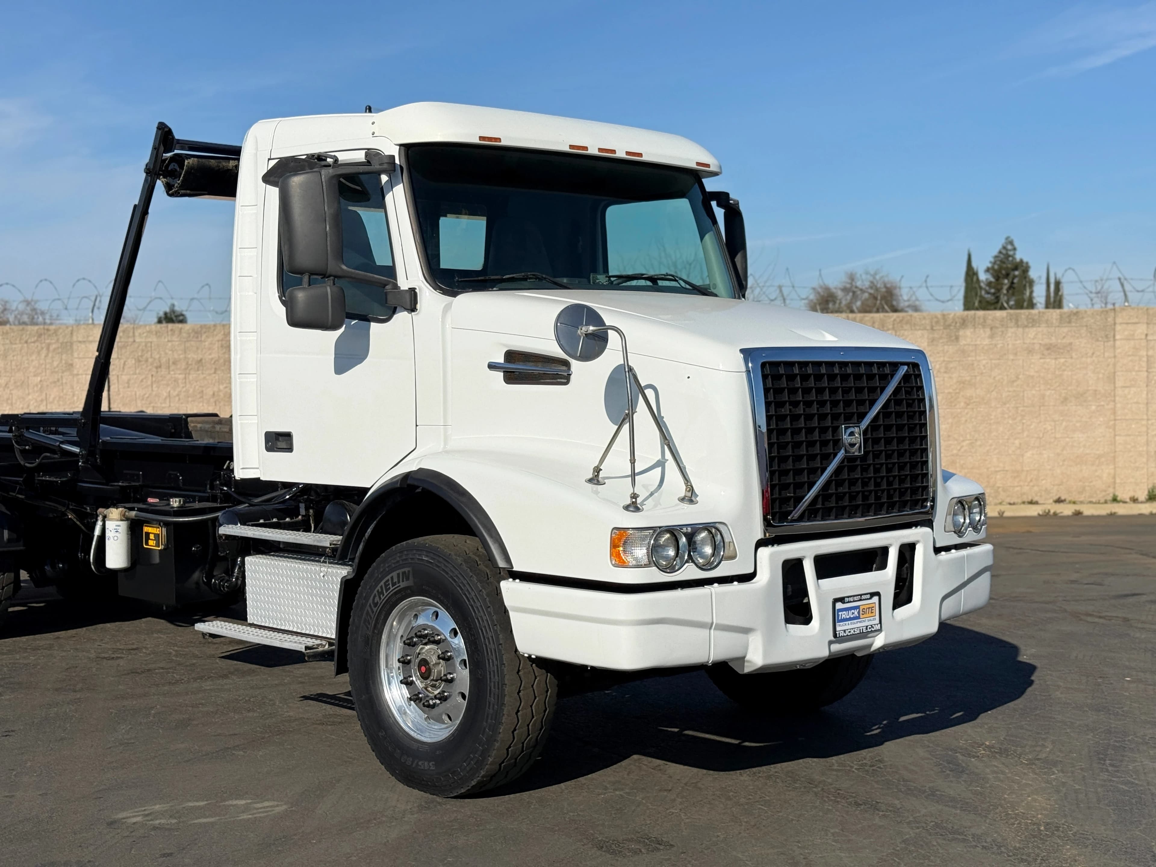 2005 Volvo VHD Swaploader SL-405 Hooklift Hoist Truck