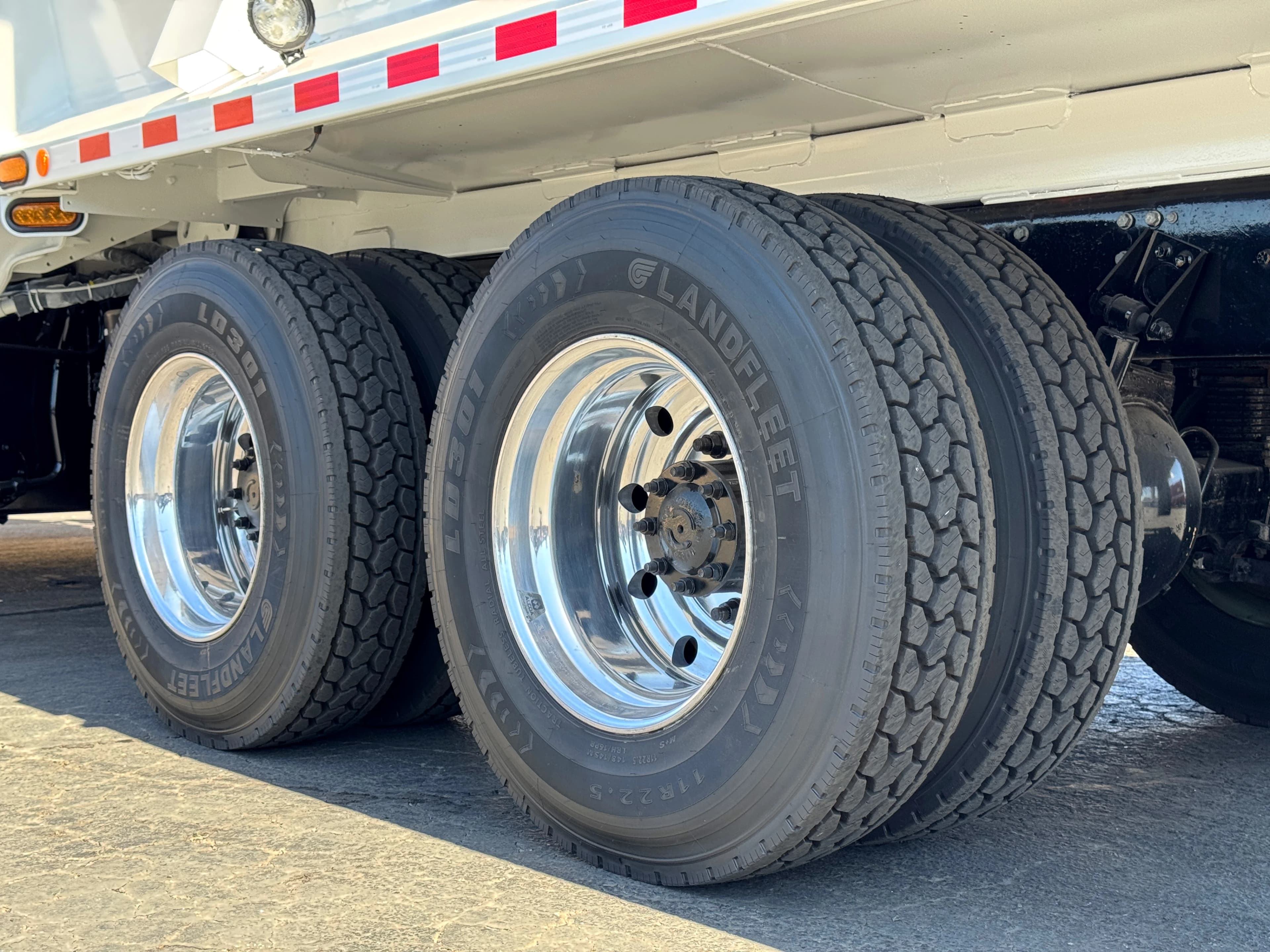 2017 Mack LR600 McNeilus CNG 40 YD Front Loader