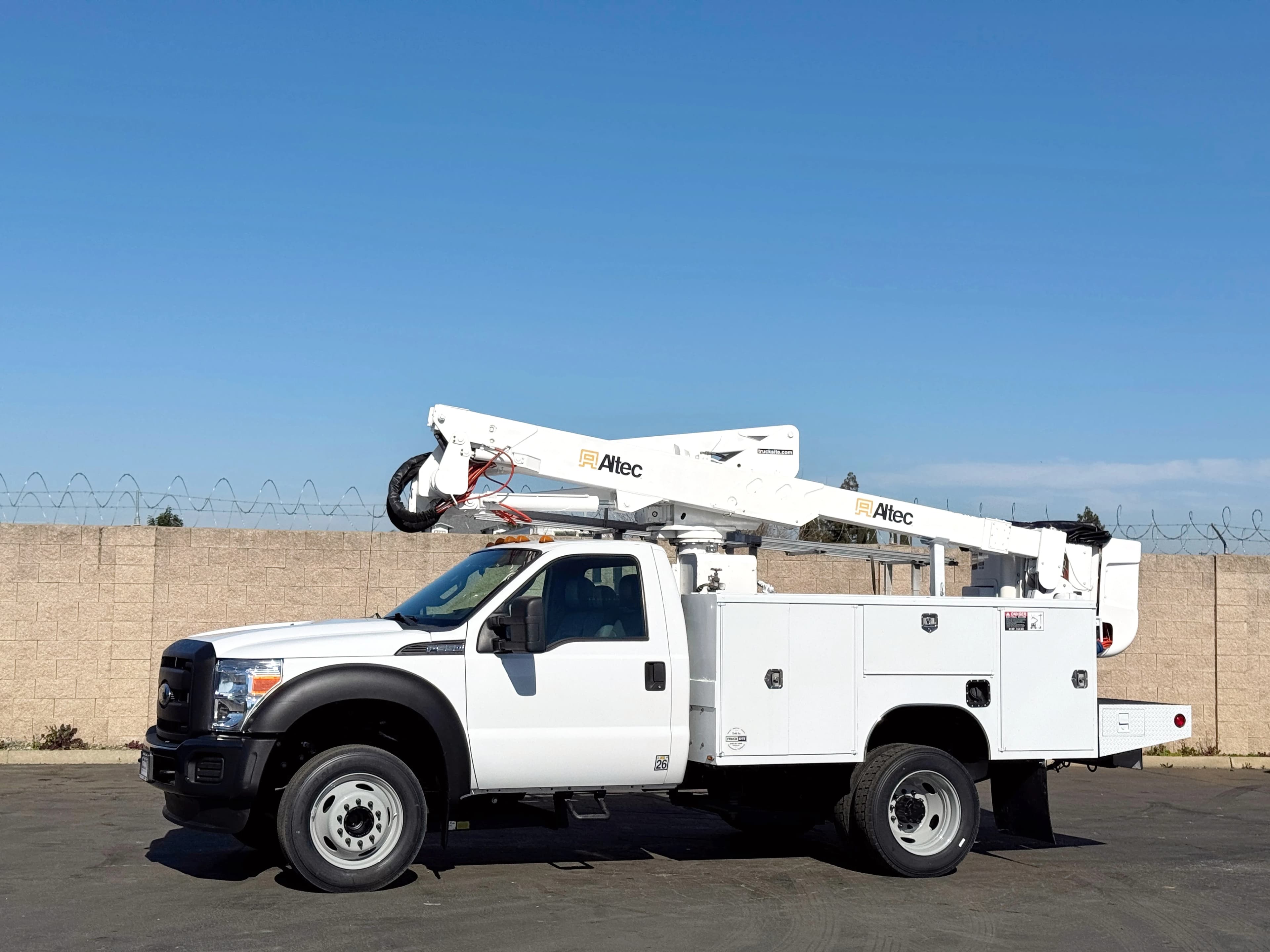 2015 Ford F550 Altec AT37G Articulating Bucket Truck