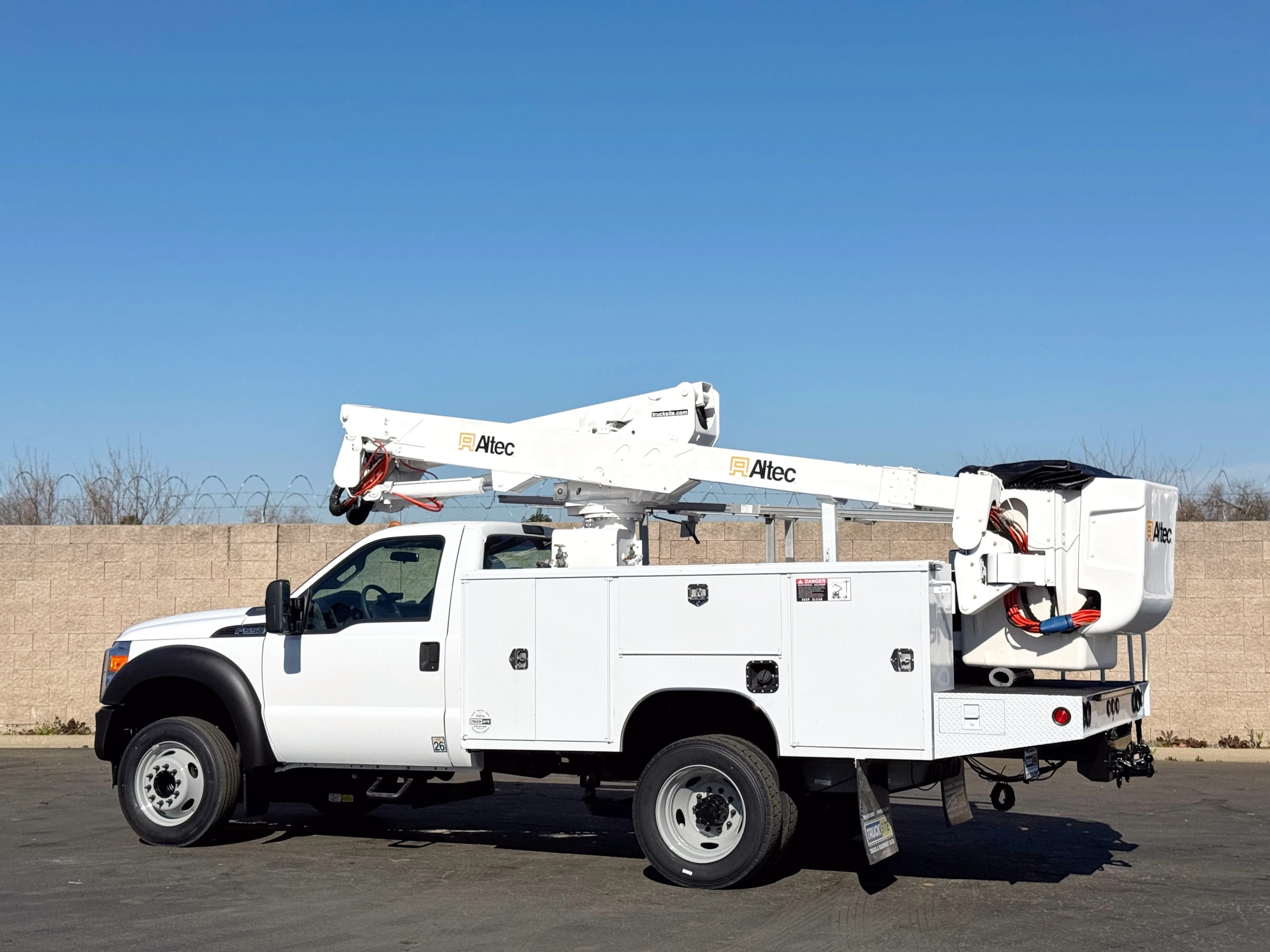 2015 Ford F550 Altec AT37G Articulating Bucket Truck