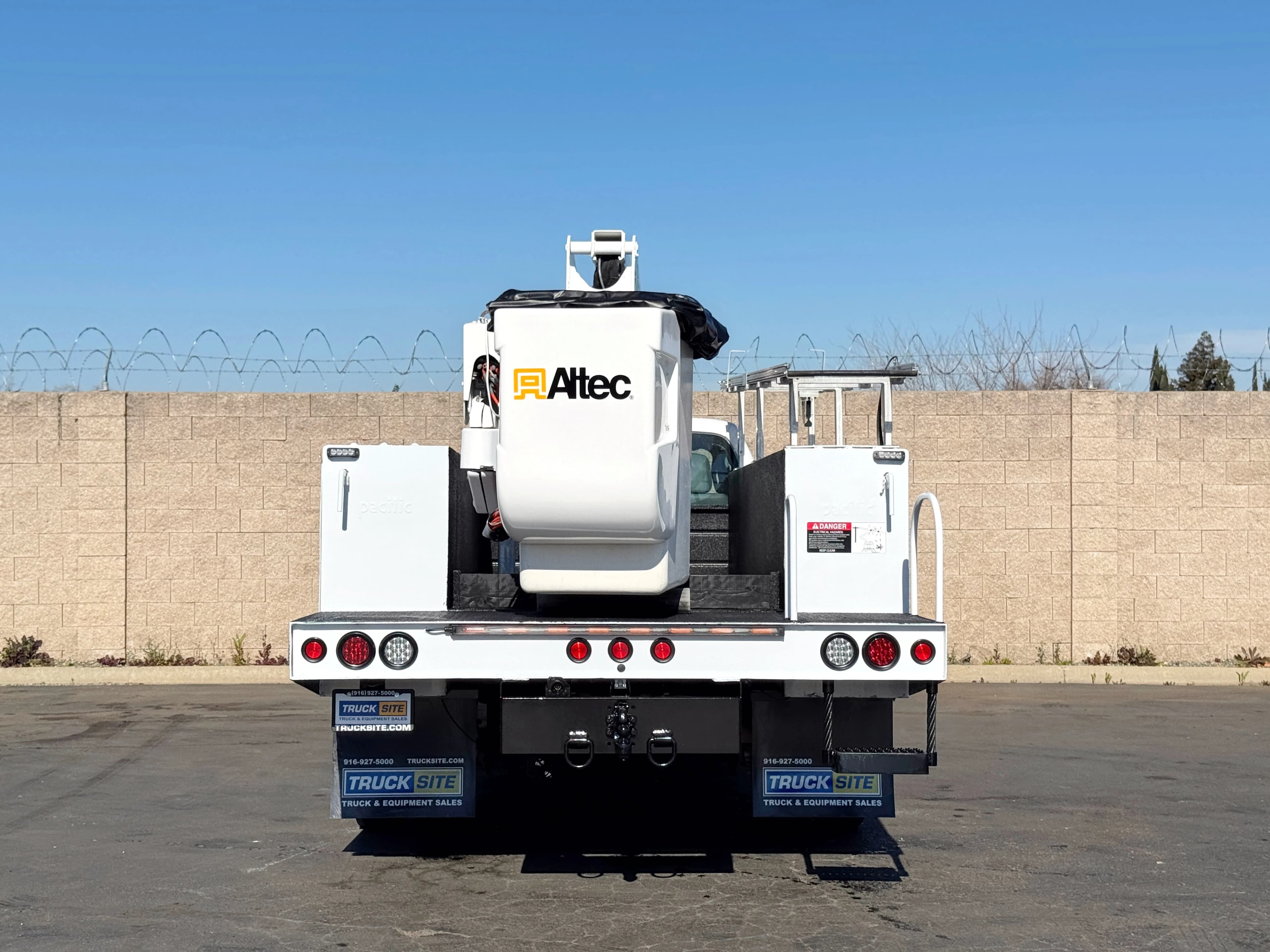 2015 Ford F550 Altec AT37G Articulating Bucket Truck