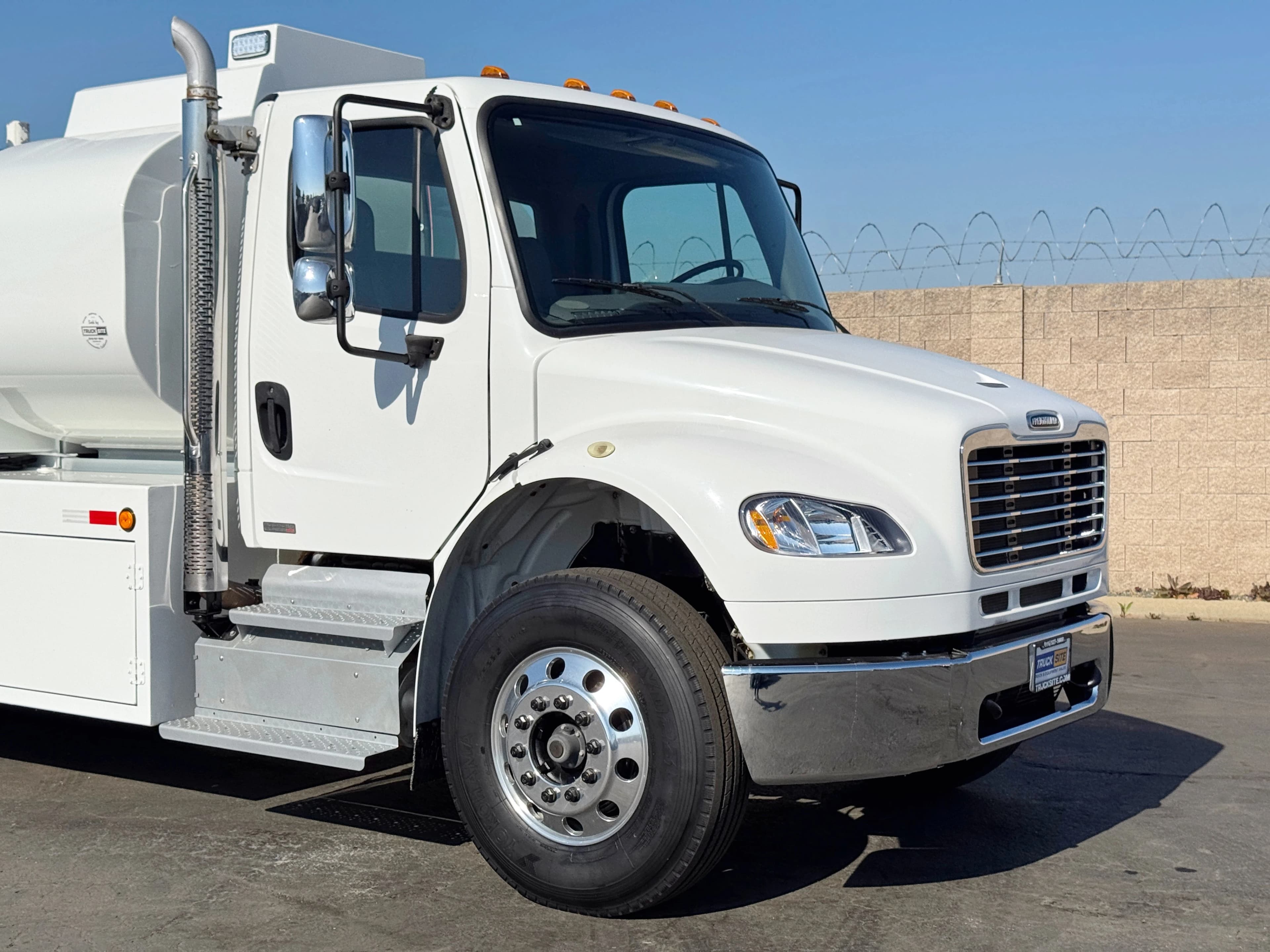 2012 Freightliner M2 Valew Fuel / Lube Truck