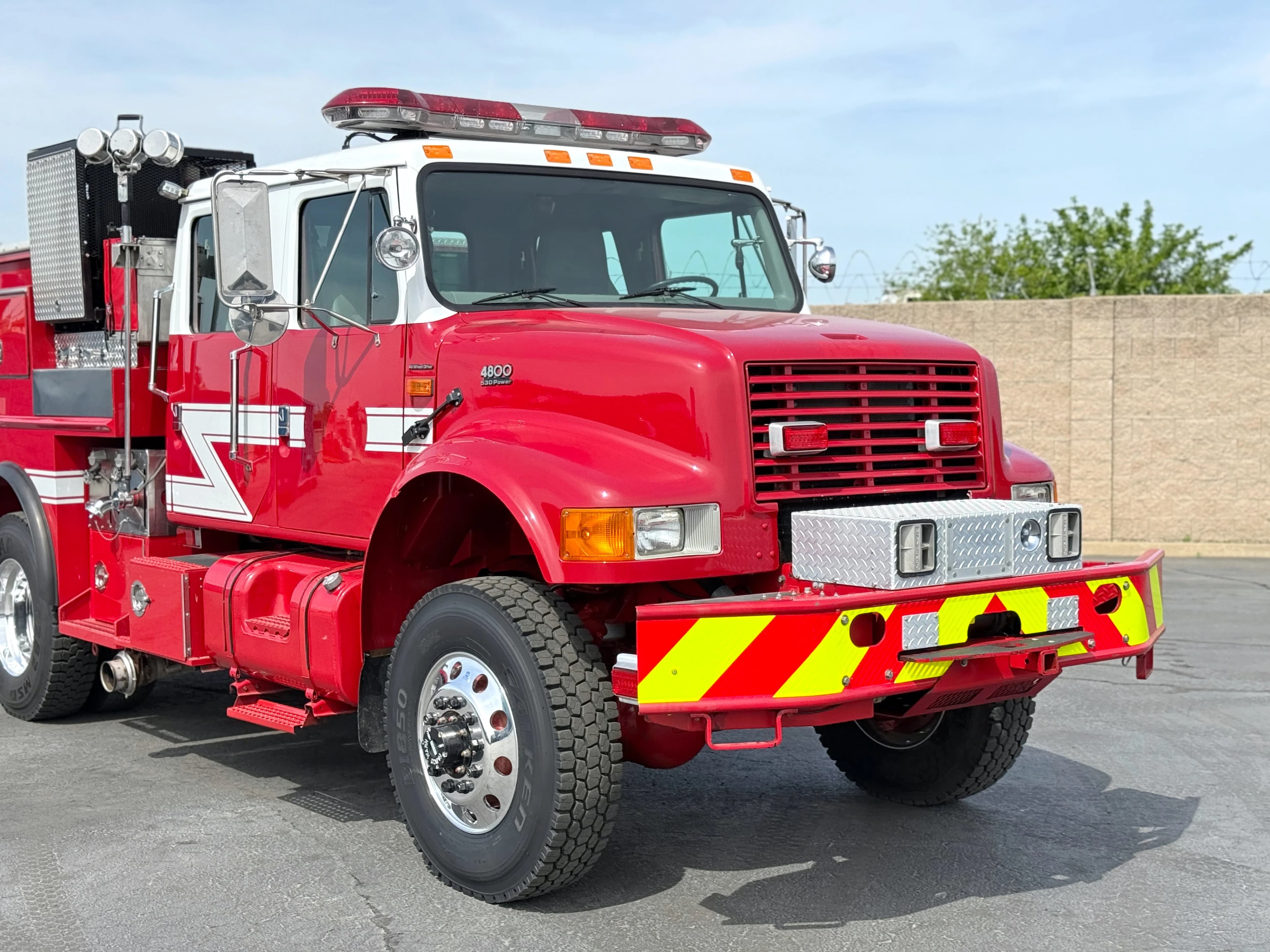 2001 International 4800 4x4 Type 3 Fire Pumper