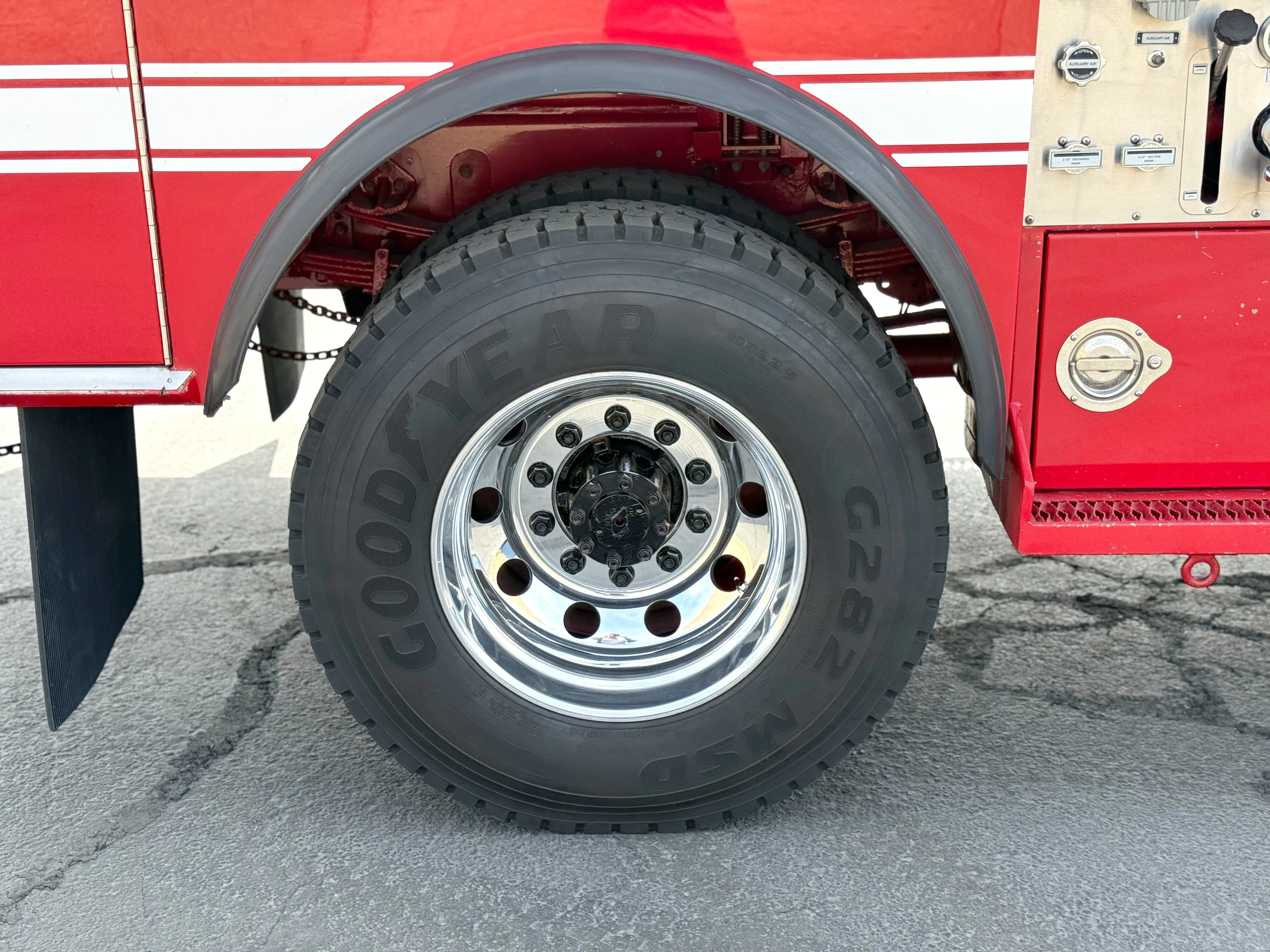 2001 International 4800 4x4 Type 3 Fire Pumper
