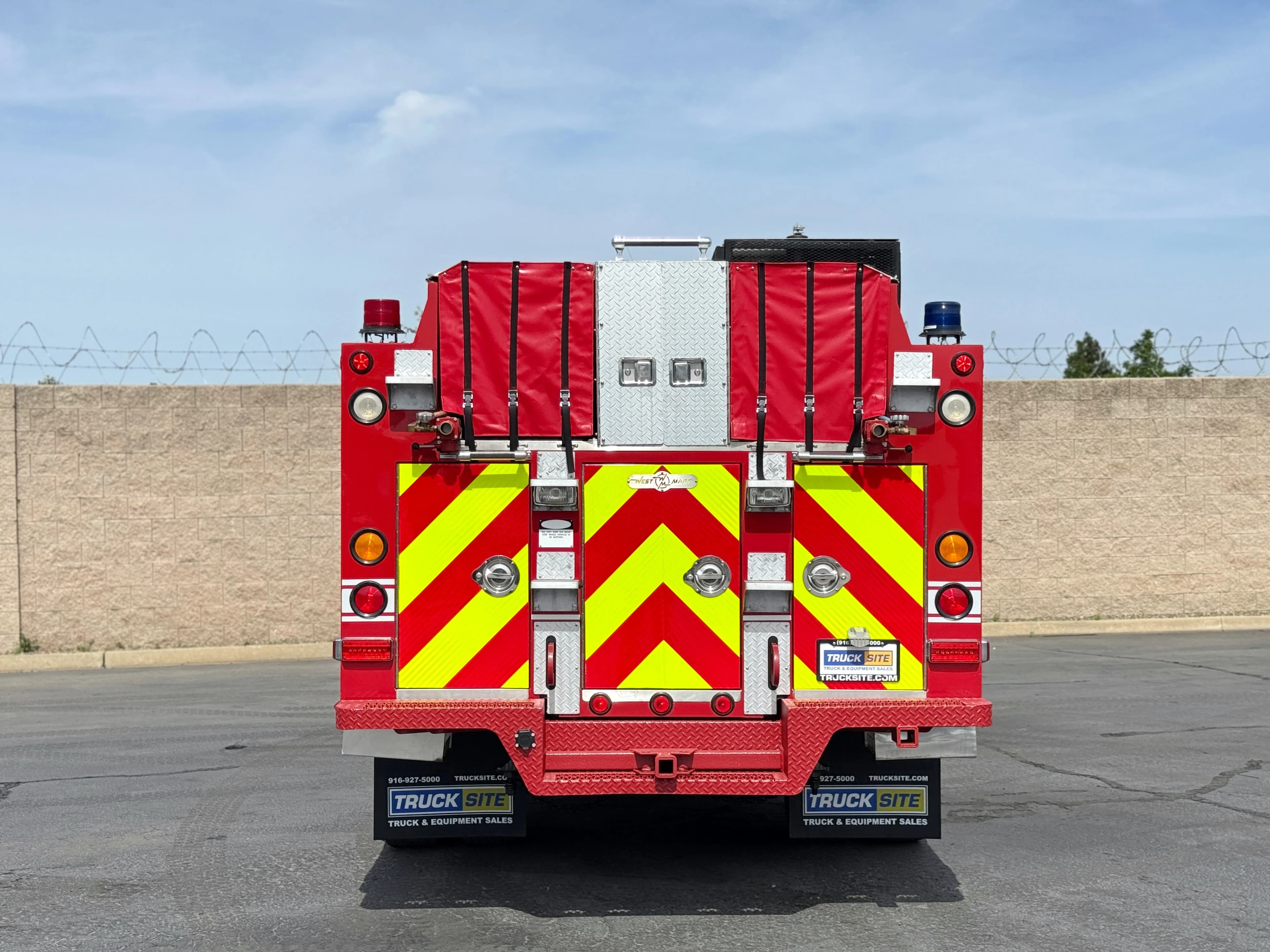 2001 International 4800 4x4 Type 3 Fire Pumper