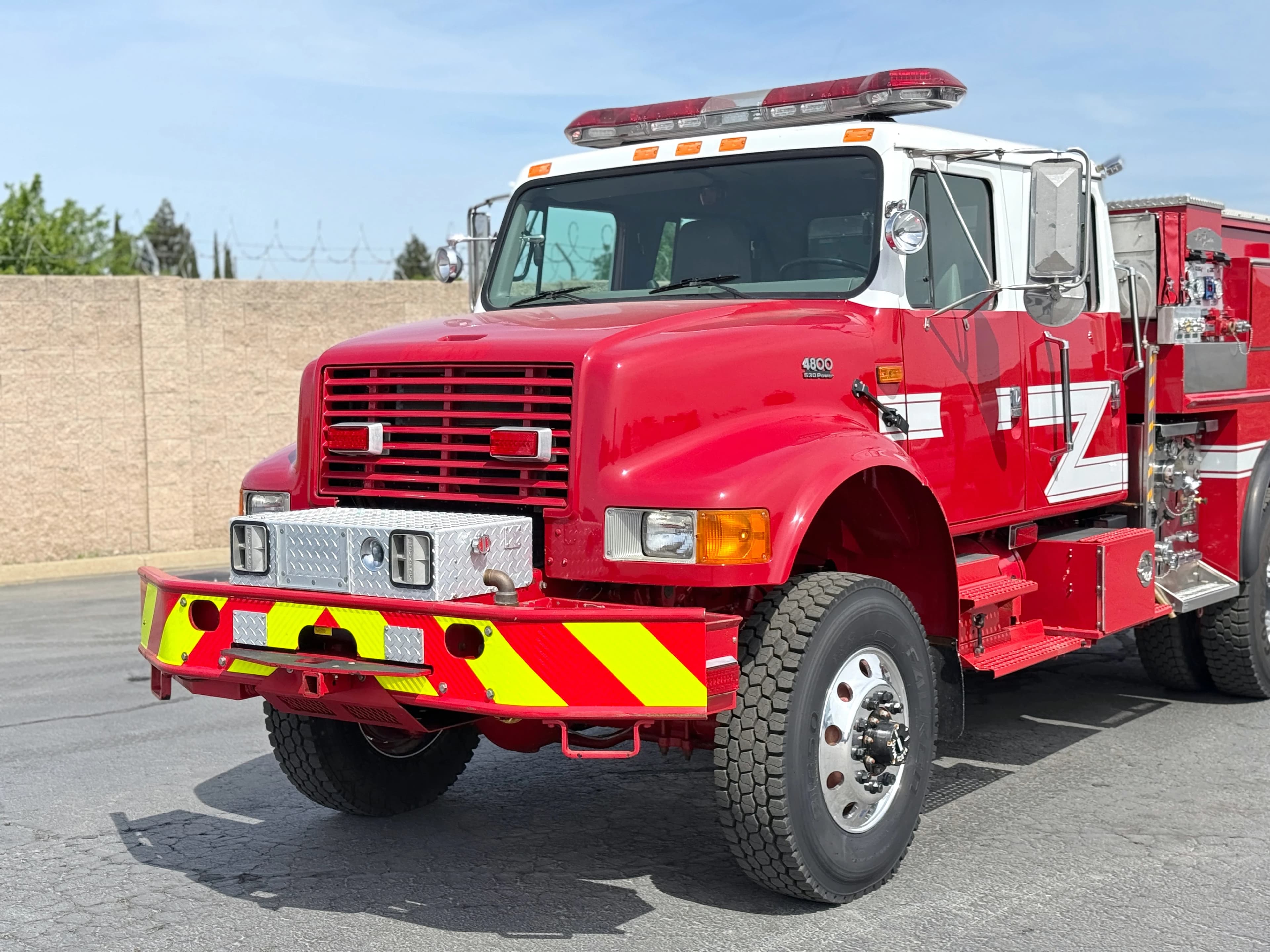 2001 International 4800 4x4 Type 3 Fire Pumper