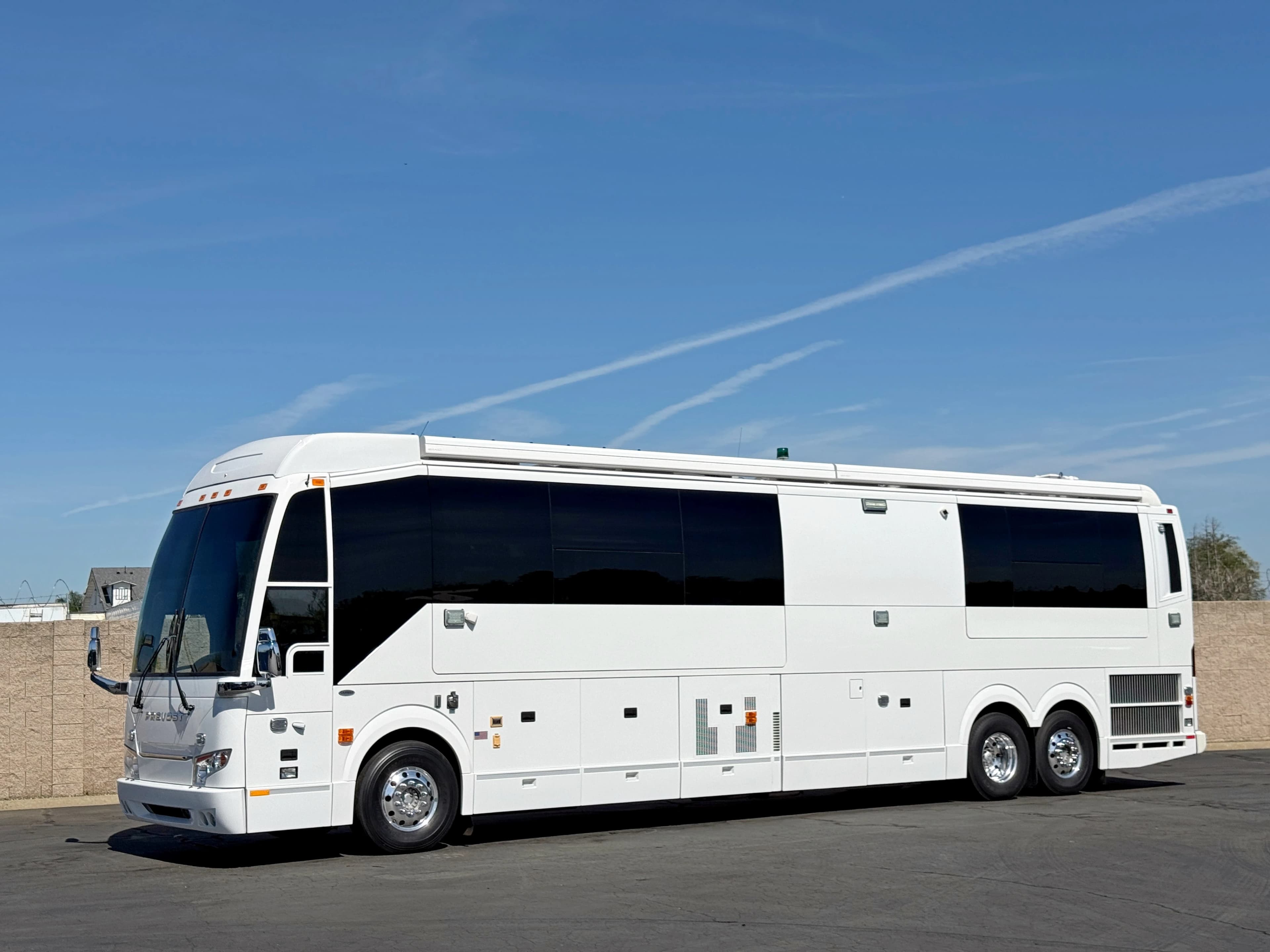 2011 Prevost H3-45 VIP Mobile Communications Unit