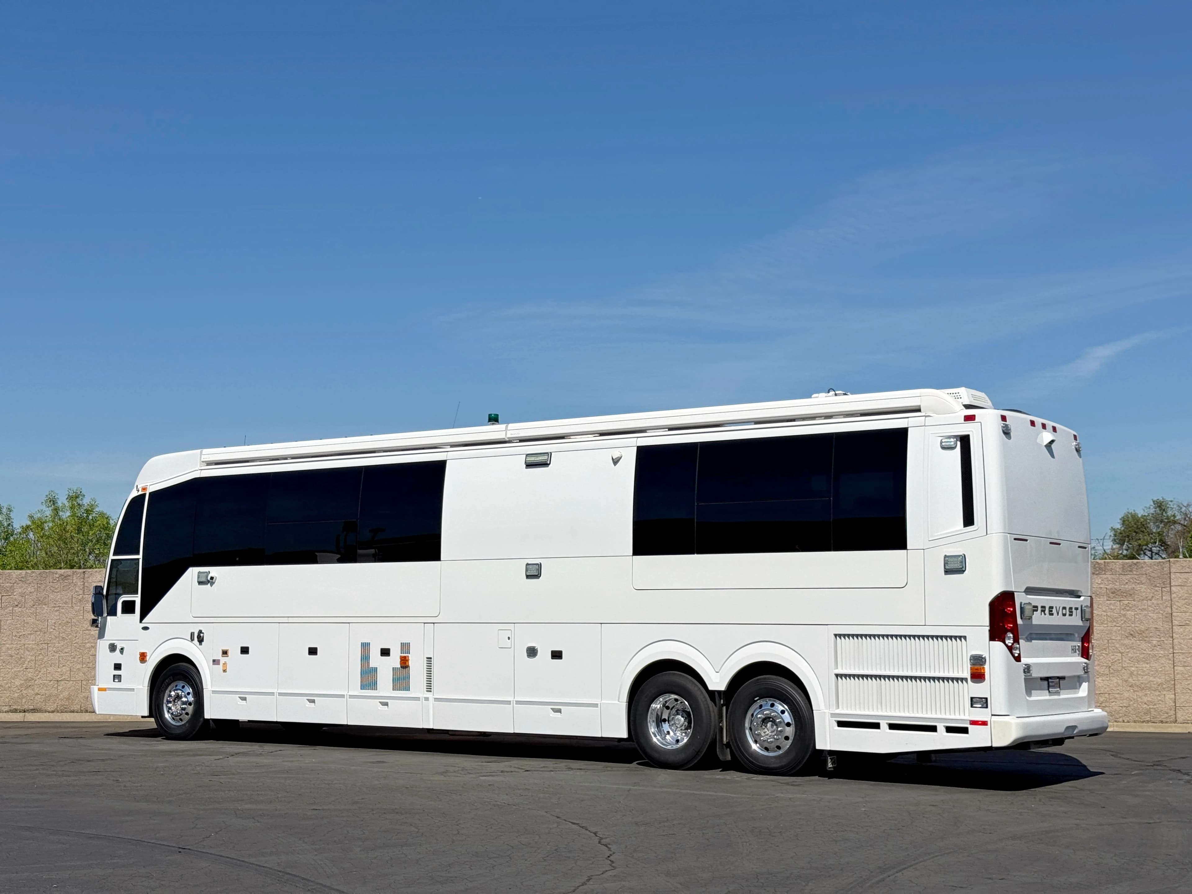2011 Prevost H3-45 VIP Mobile Communications Unit