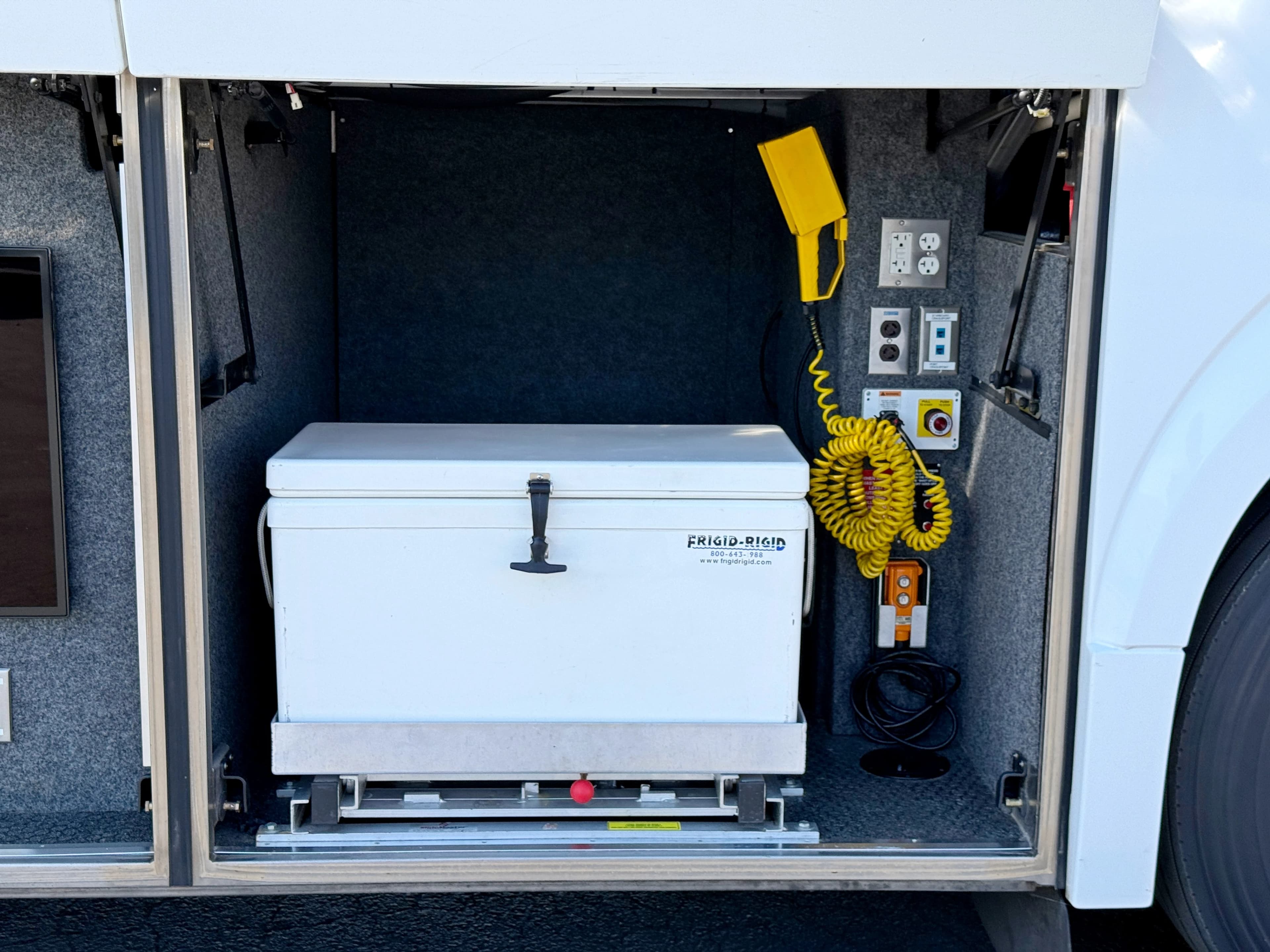 2011 Prevost H3-45 VIP Mobile Communications Unit