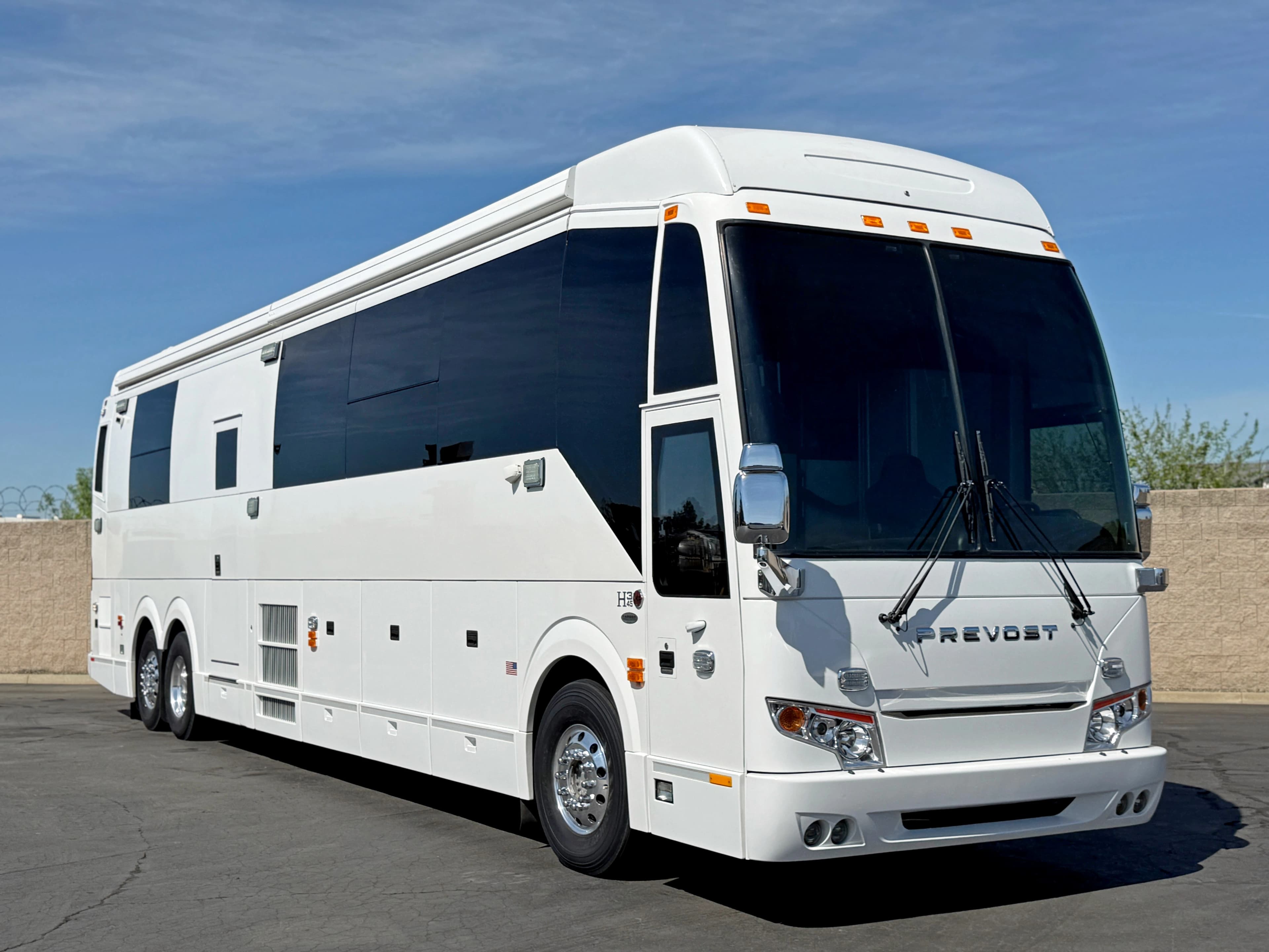 2011 Prevost H3-45 VIP Mobile Communications Unit