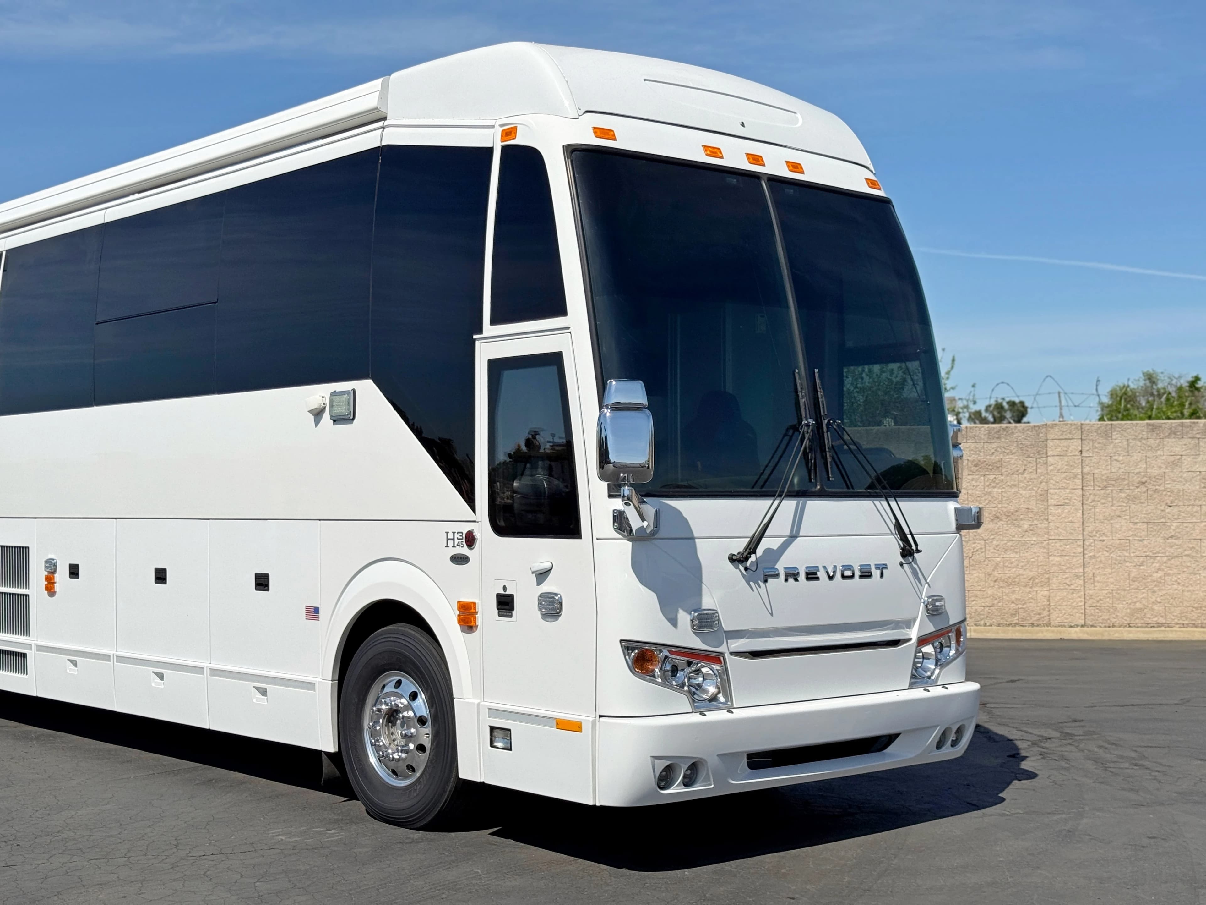 2011 Prevost H3-45 VIP Mobile Communications Unit