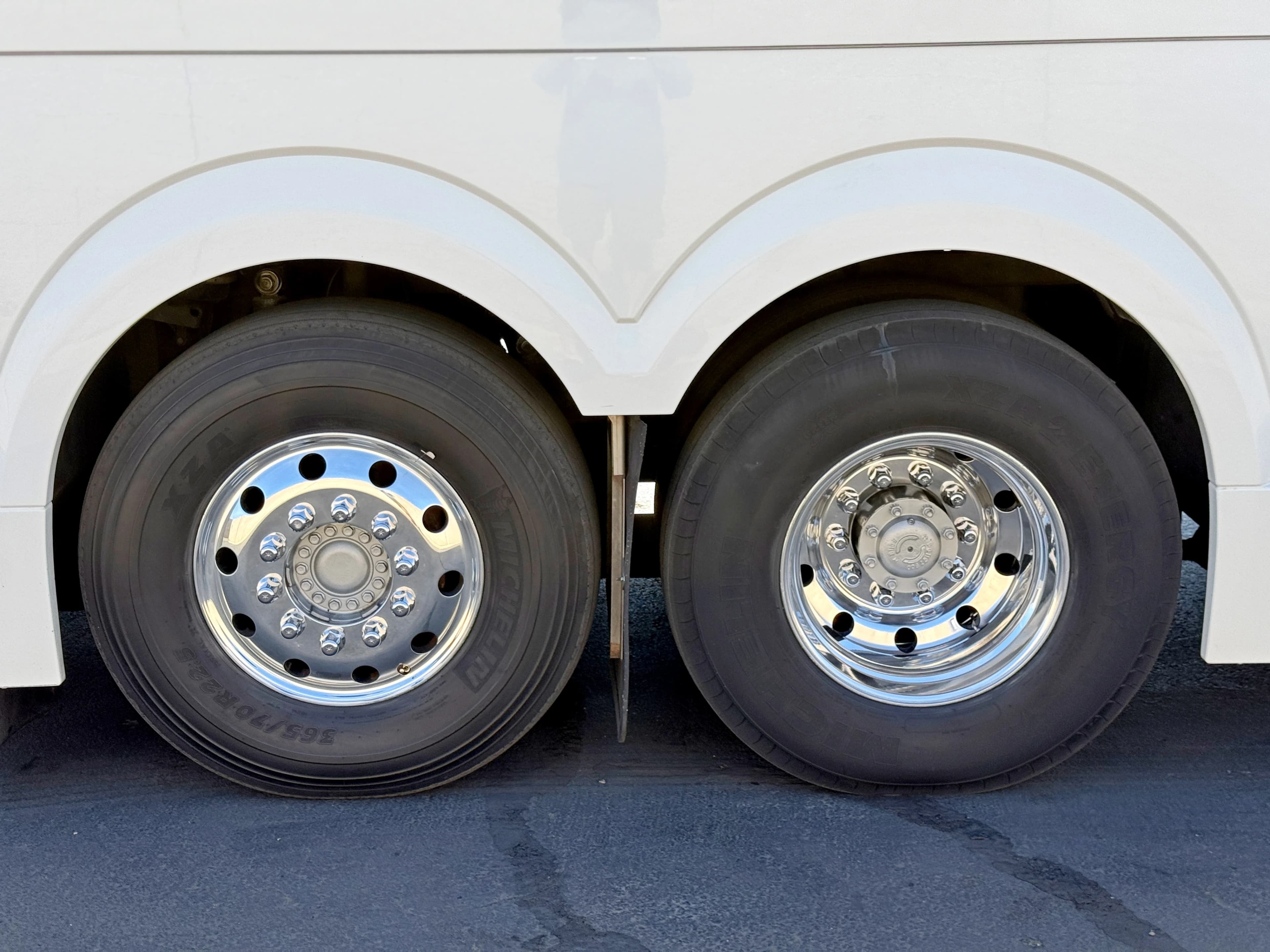 2011 Prevost H3-45 VIP Mobile Communications Unit