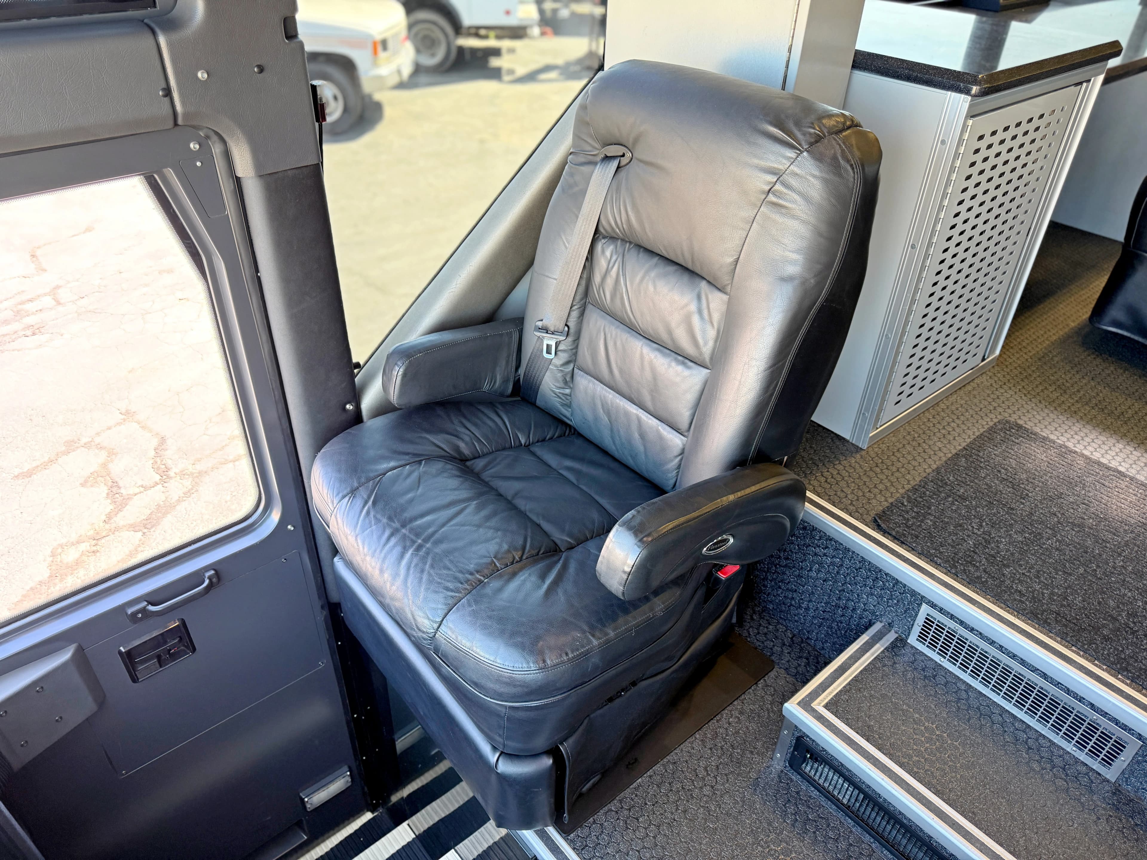 2011 Prevost H3-45 VIP Mobile Communications Unit