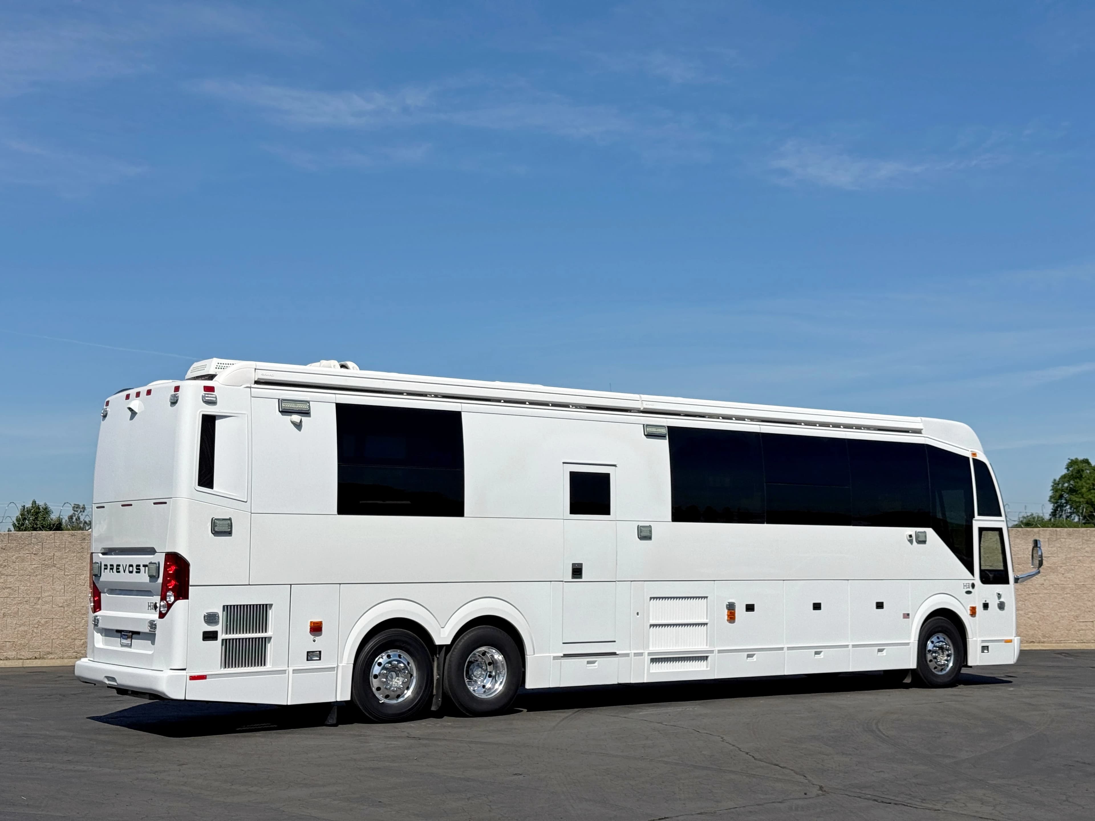 2011 Prevost H3-45 VIP Mobile Communications Unit