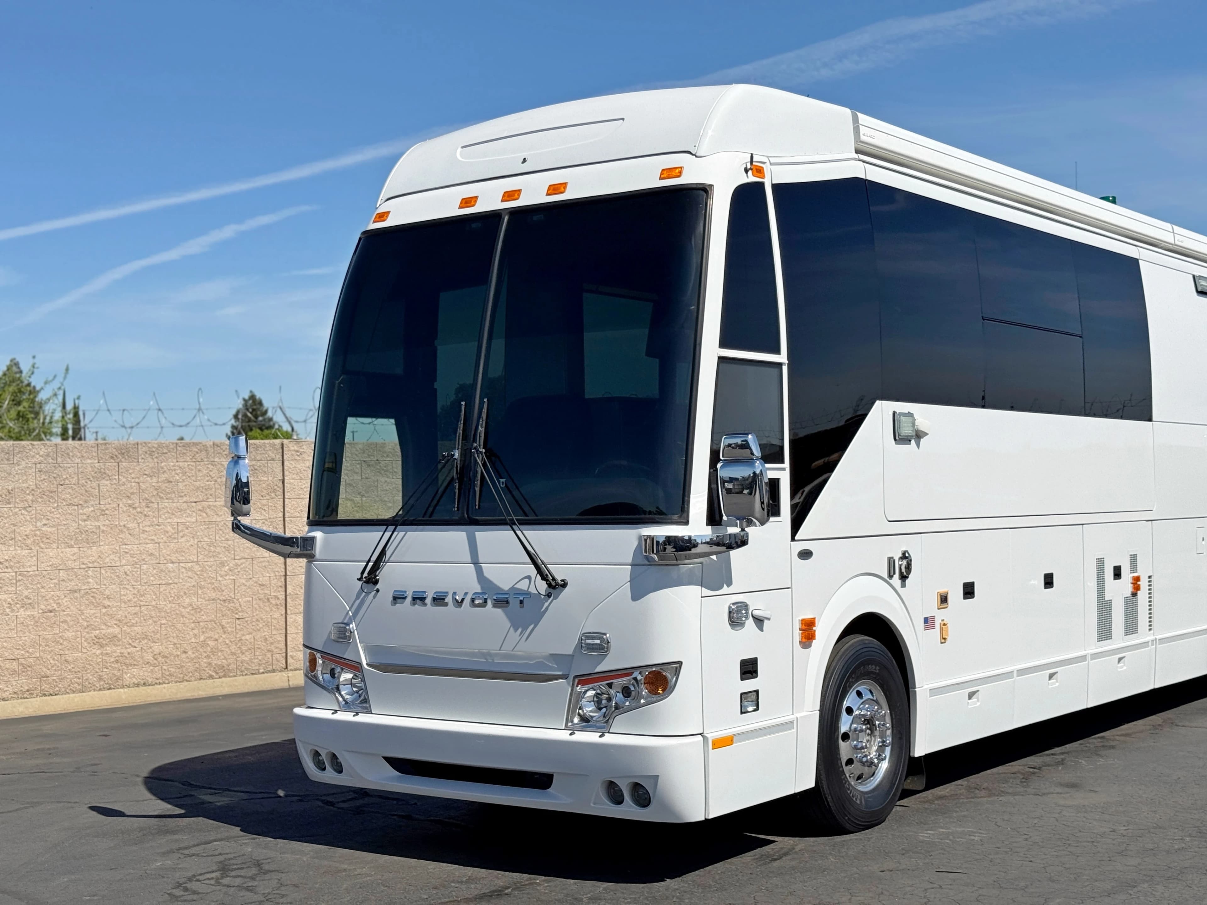 2011 Prevost H3-45 VIP Mobile Communications Unit