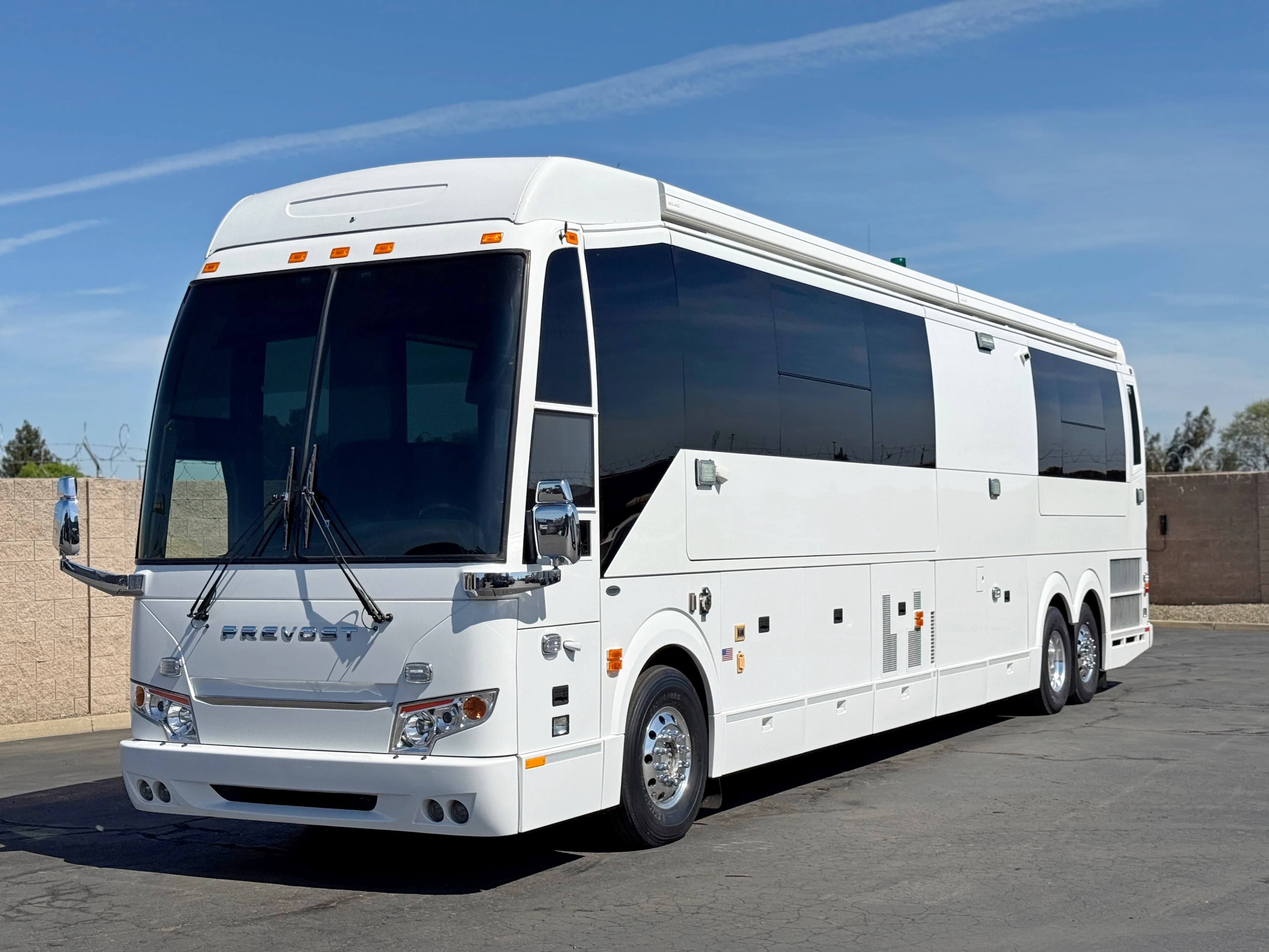 2011 Prevost H3-45 VIP Mobile Communications Unit