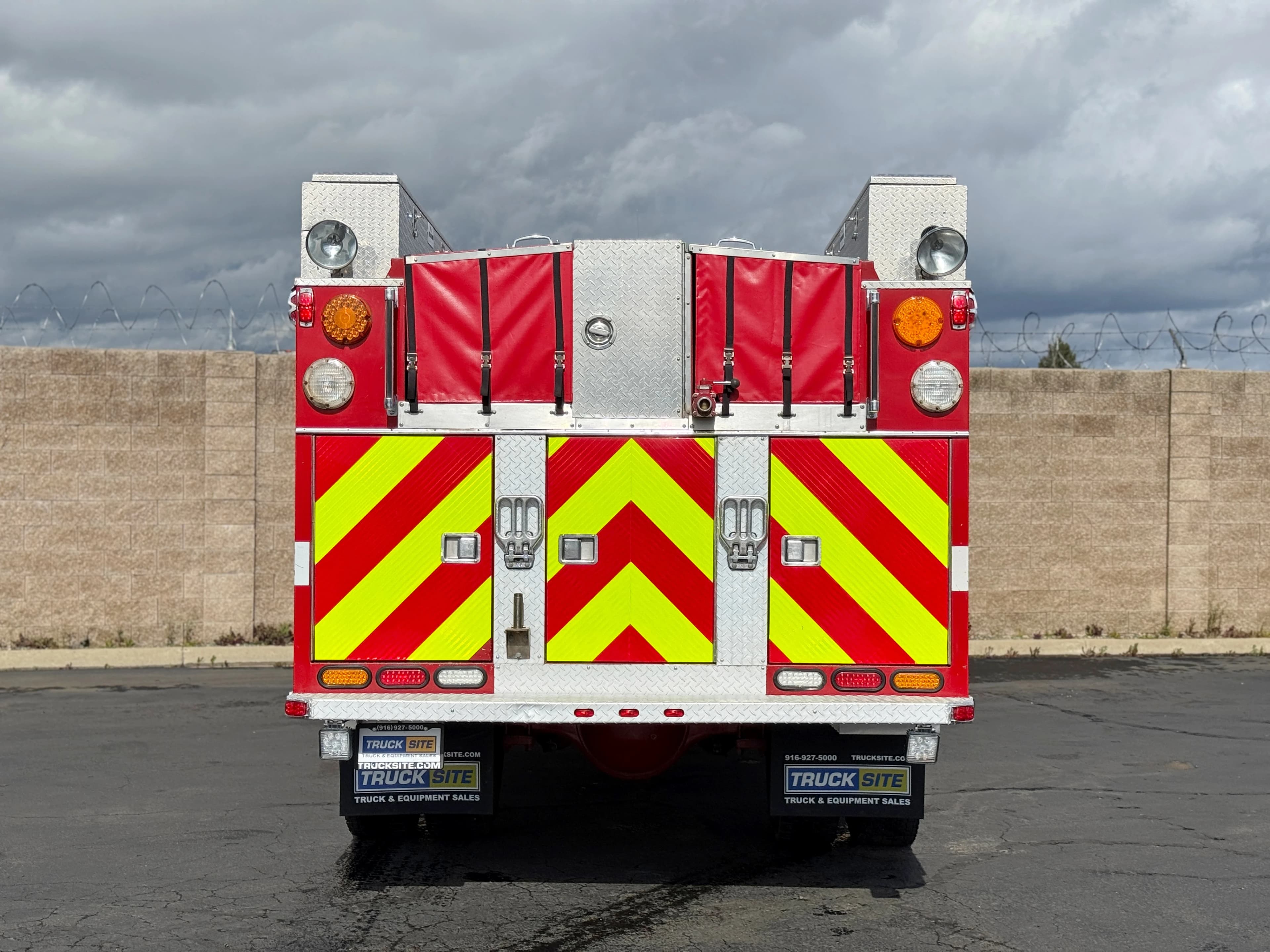 1996 International 4800 4x4 Type 3 Fire Pumper
