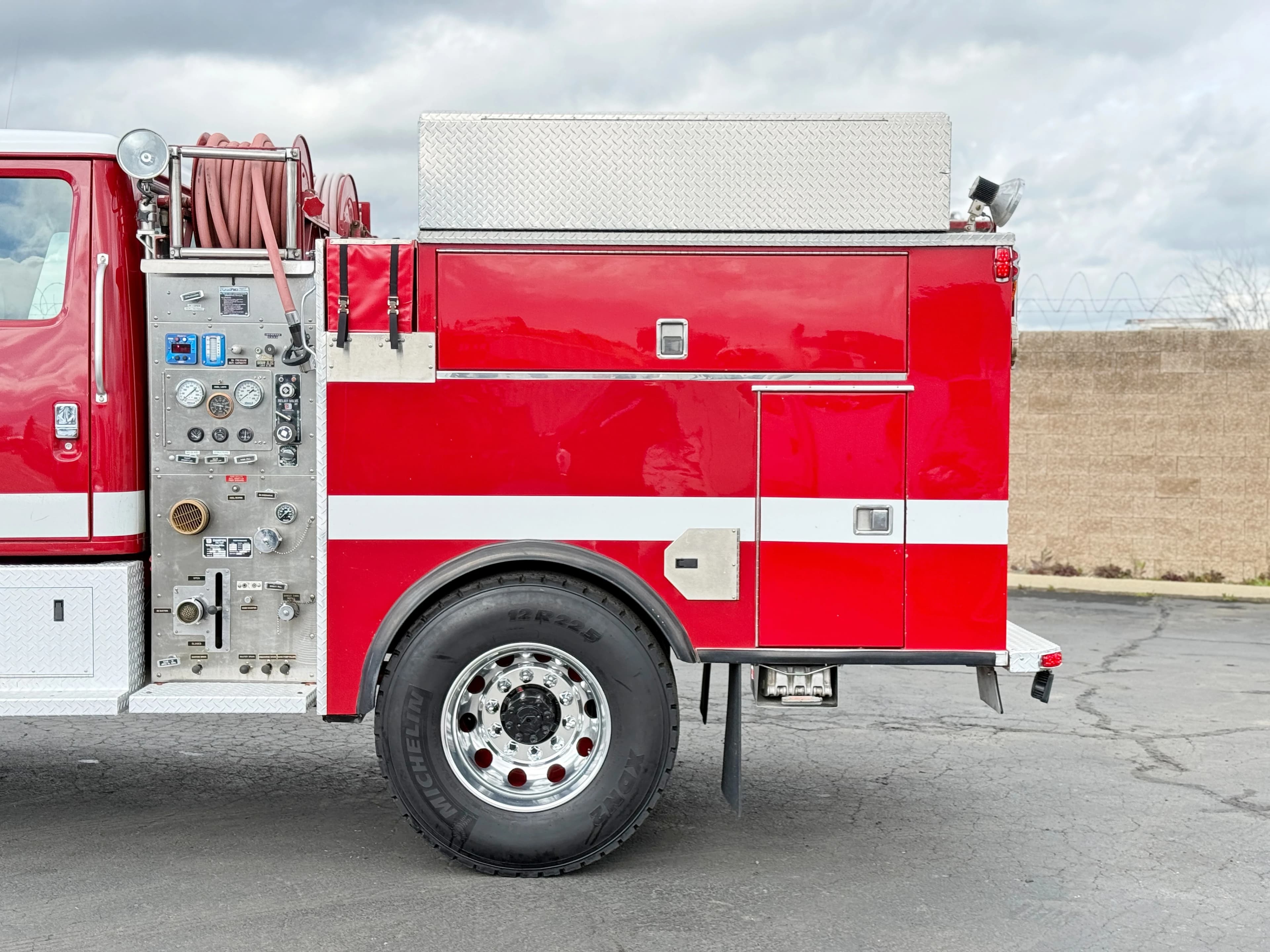 1996 International 4800 4x4 Type 3 Fire Pumper