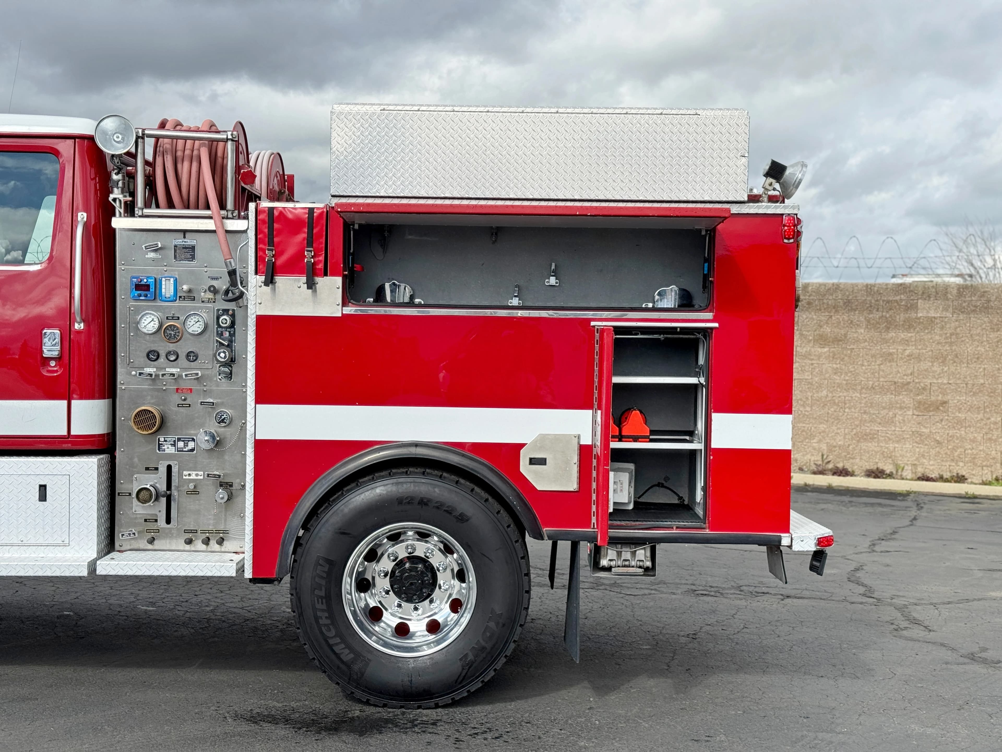 1996 International 4800 4x4 Type 3 Fire Pumper