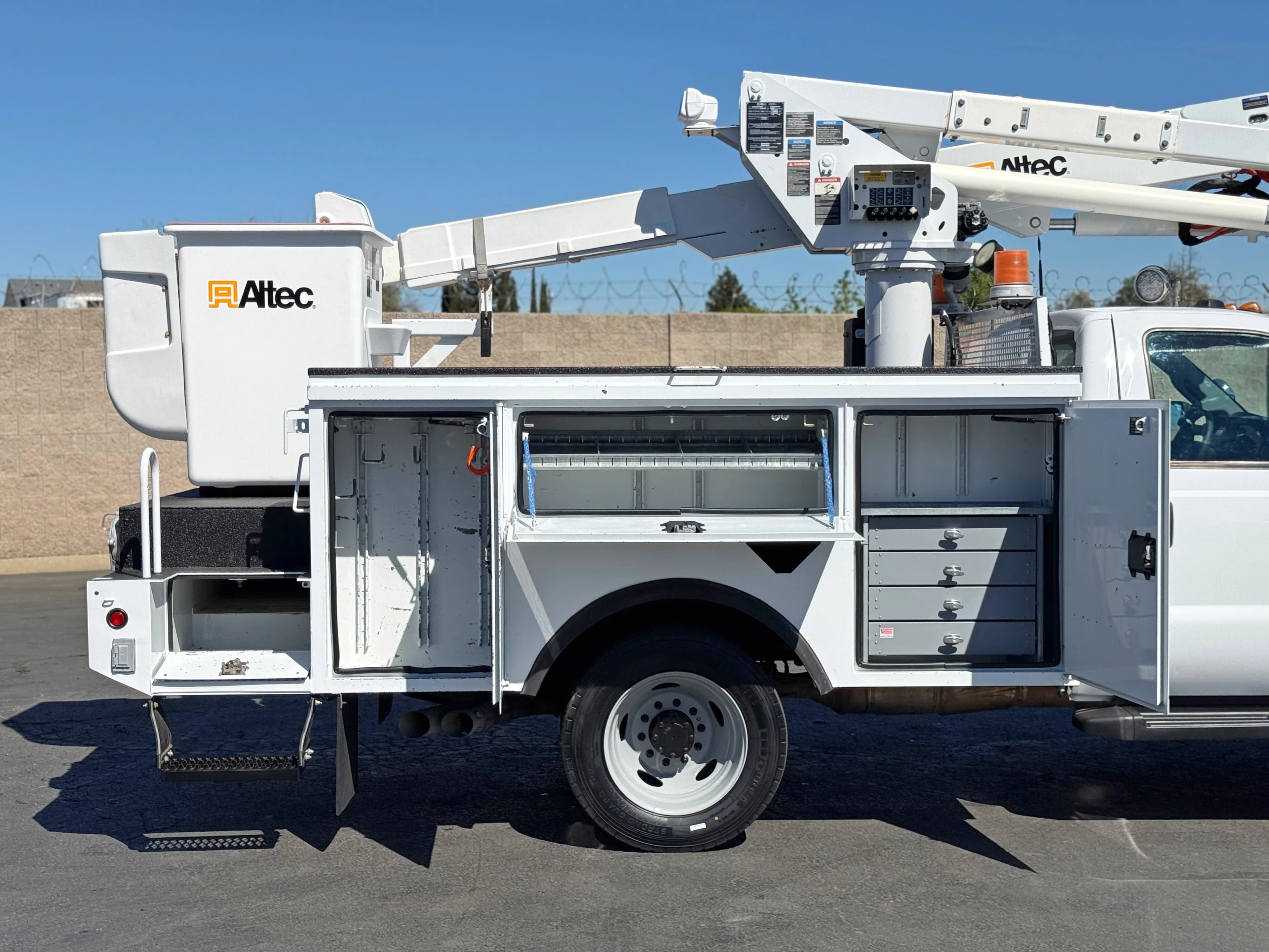 2013 Ford F550 4x4 Altec AT37G Articulating Bucket Truck