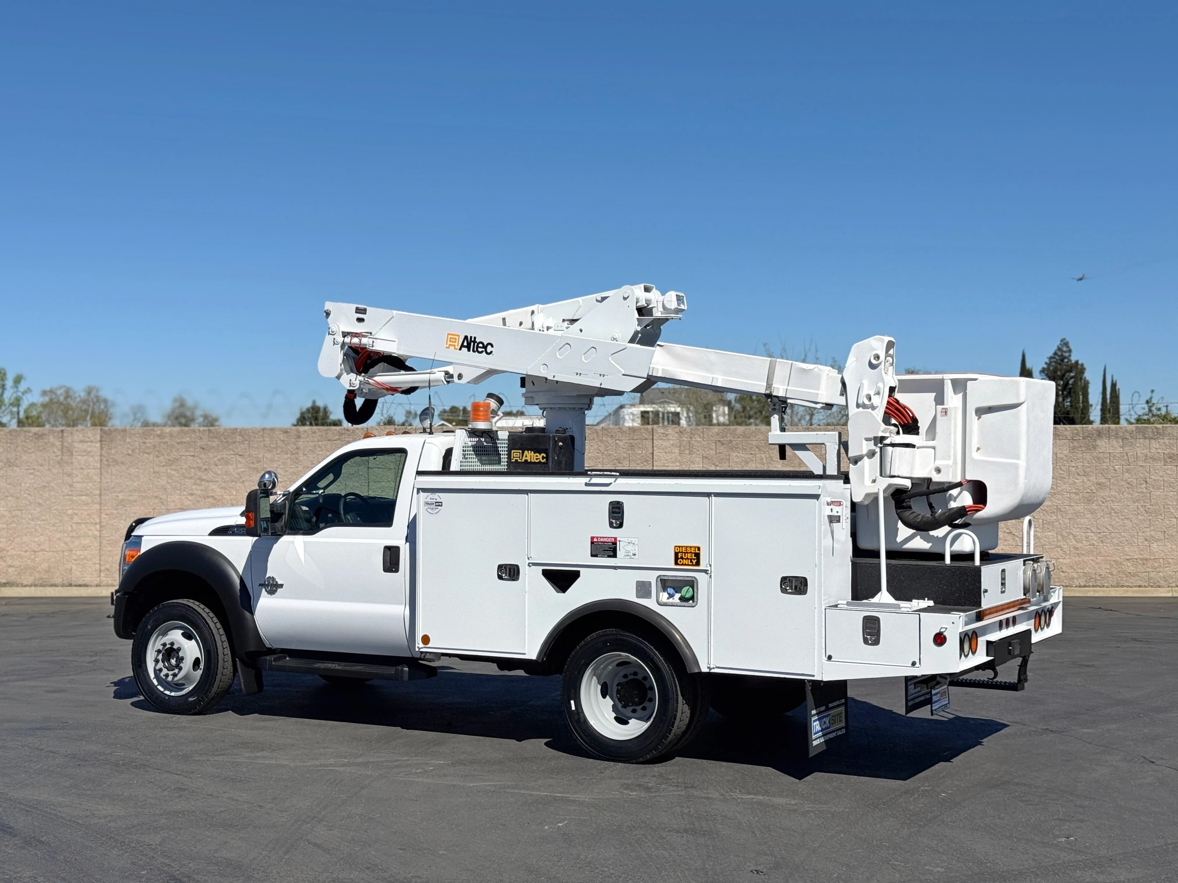 2013 Ford F550 4x4 Altec AT37G Articulating Bucket Truck