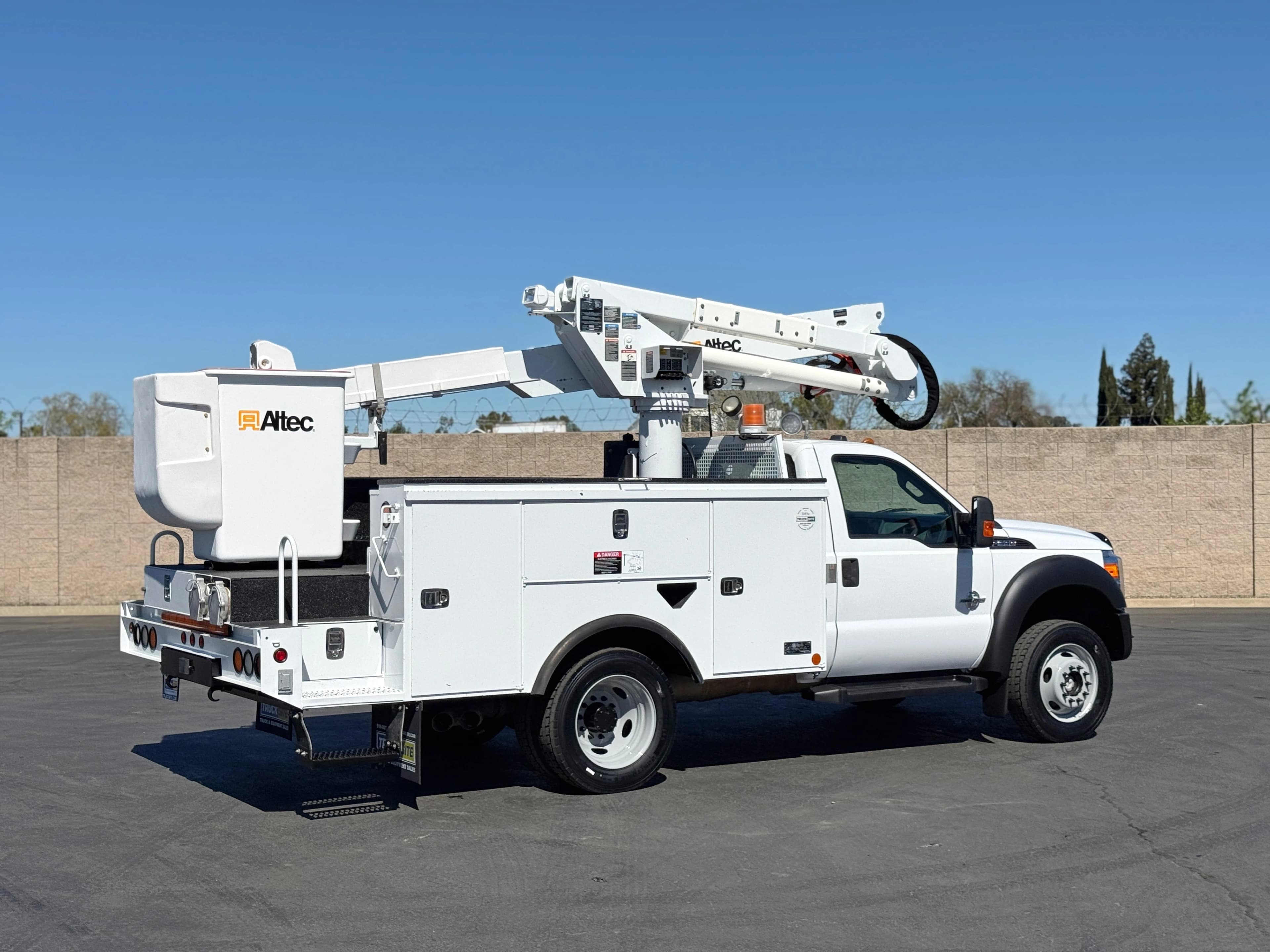 2013 Ford F550 4x4 Altec AT37G Articulating Bucket Truck